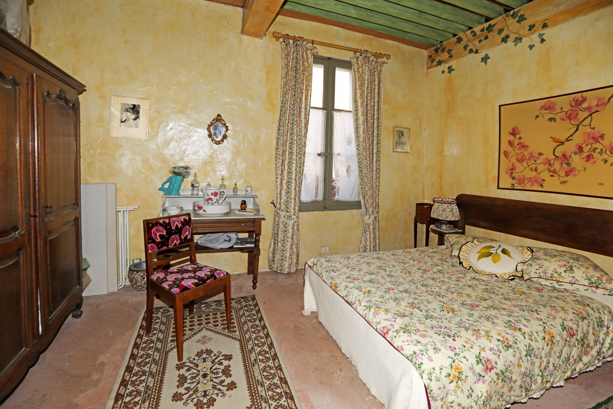Maison avec restaurant en vente dans un très beau village du Luberon   