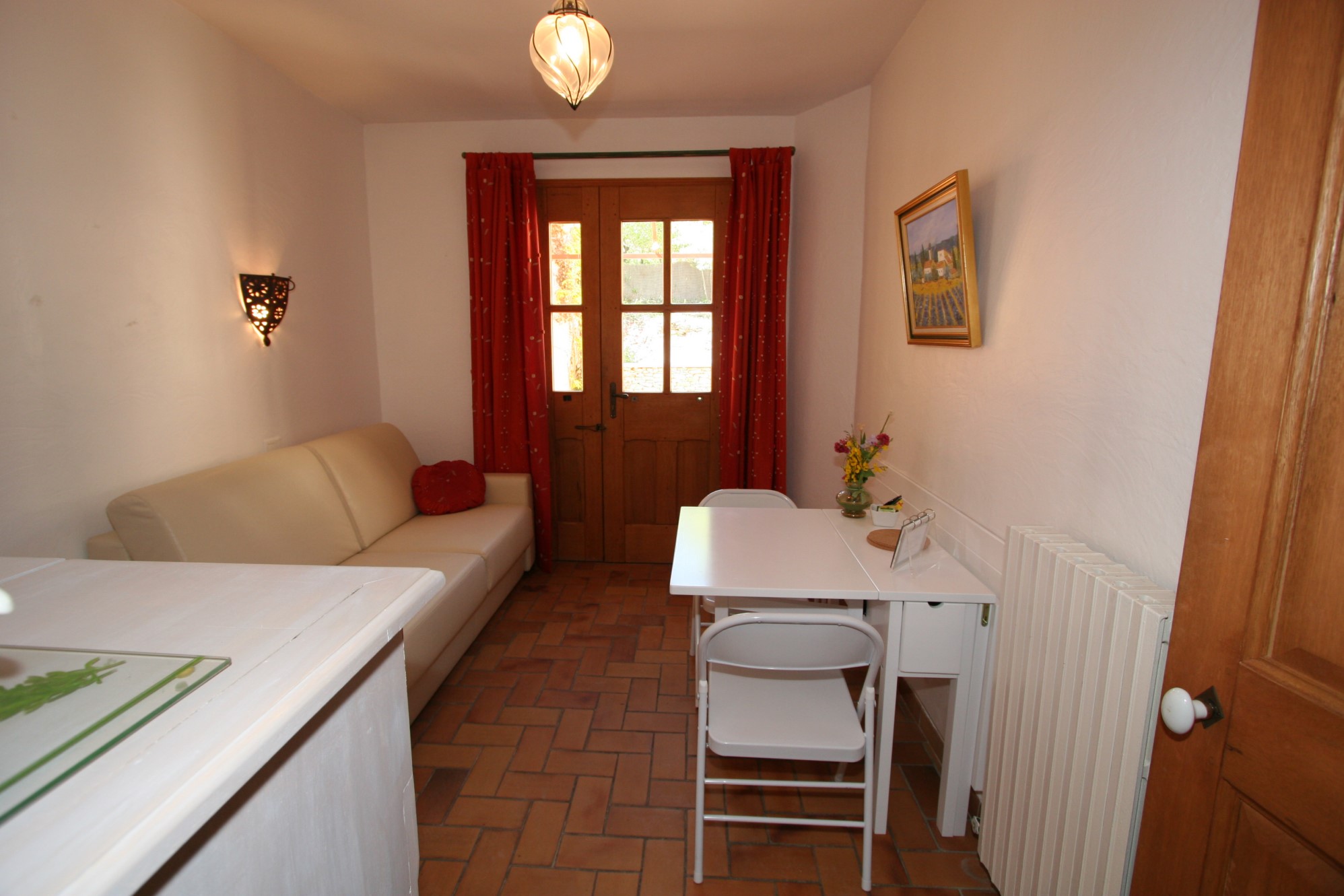 A vendre à Venasque, ferme spacieuse avec gîtes et chambres d'hôtes   