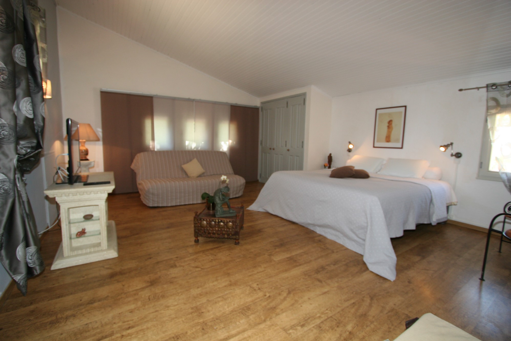 Ferme rénovée avec gîtes à vendre en Provence