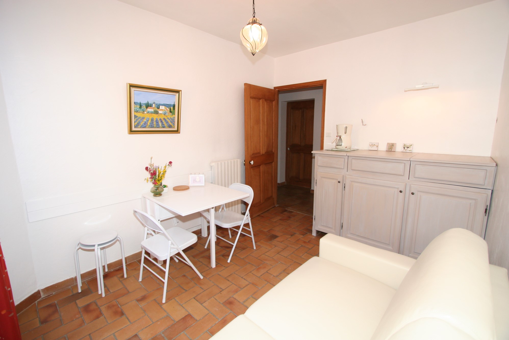 A vendre à Venasque, ferme spacieuse avec gîtes et chambres d'hôtes   