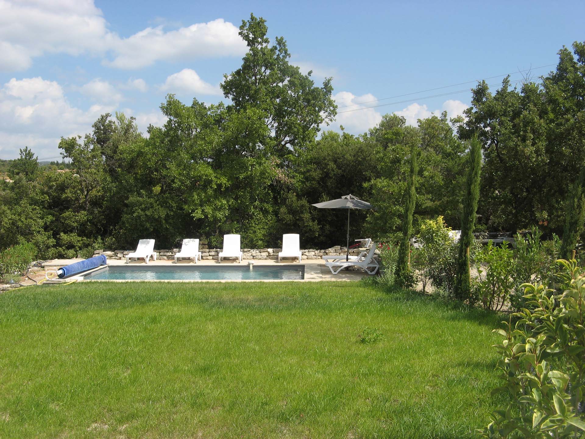 La piscine de la maison en vente à Murs 84220