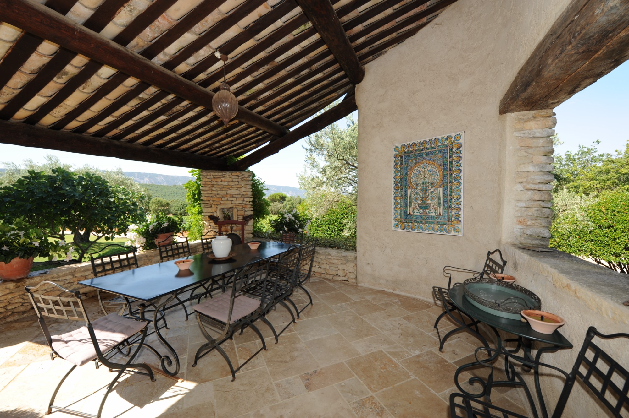 A vendre, superbe mas et dépendances face au Luberon   