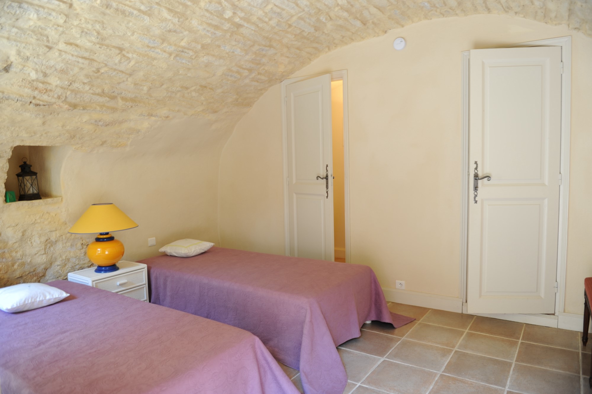 A vendre, superbe mas et dépendances face au Luberon   