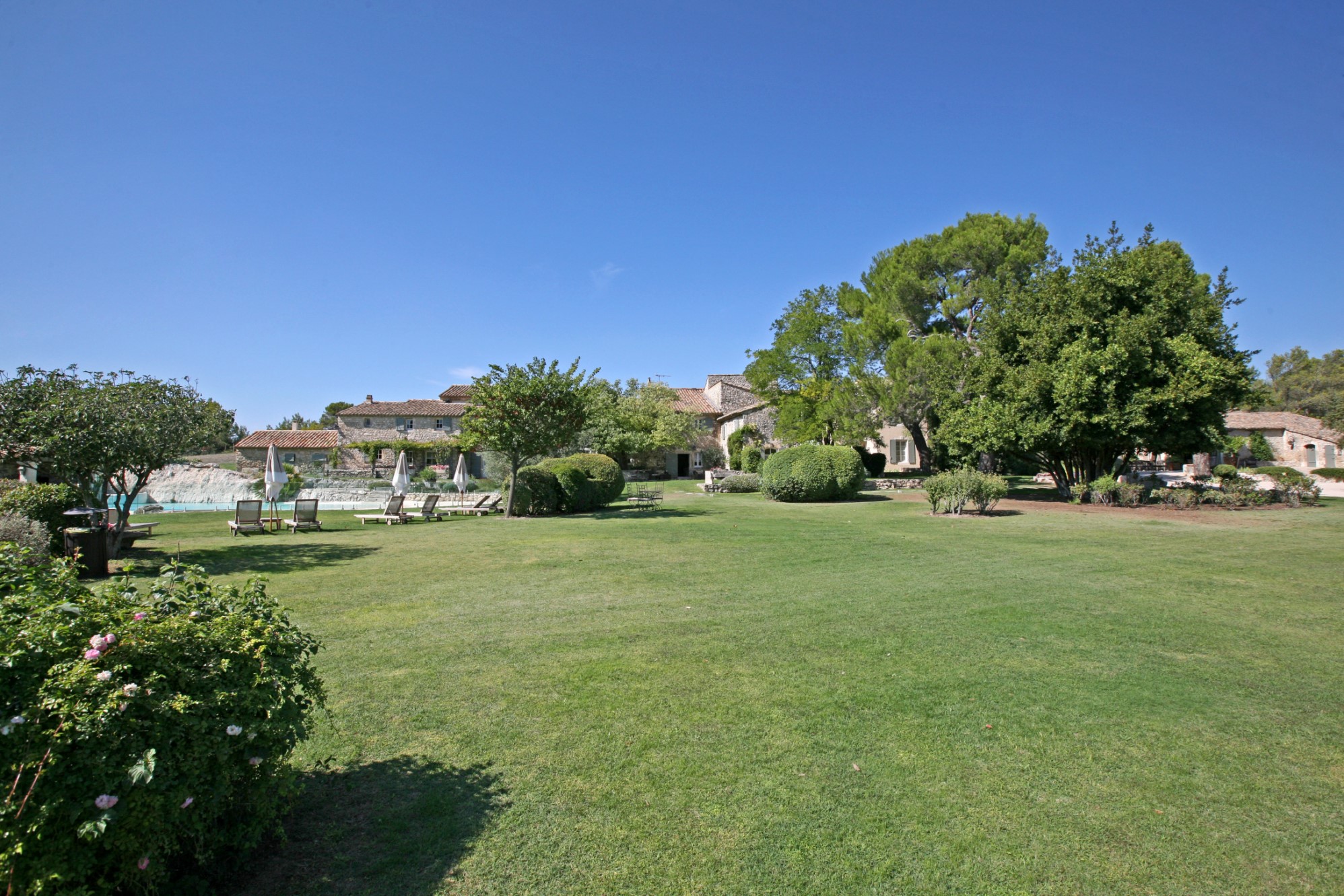 Chambres d'hôtes et restaurant à vendre dans les Alpilles