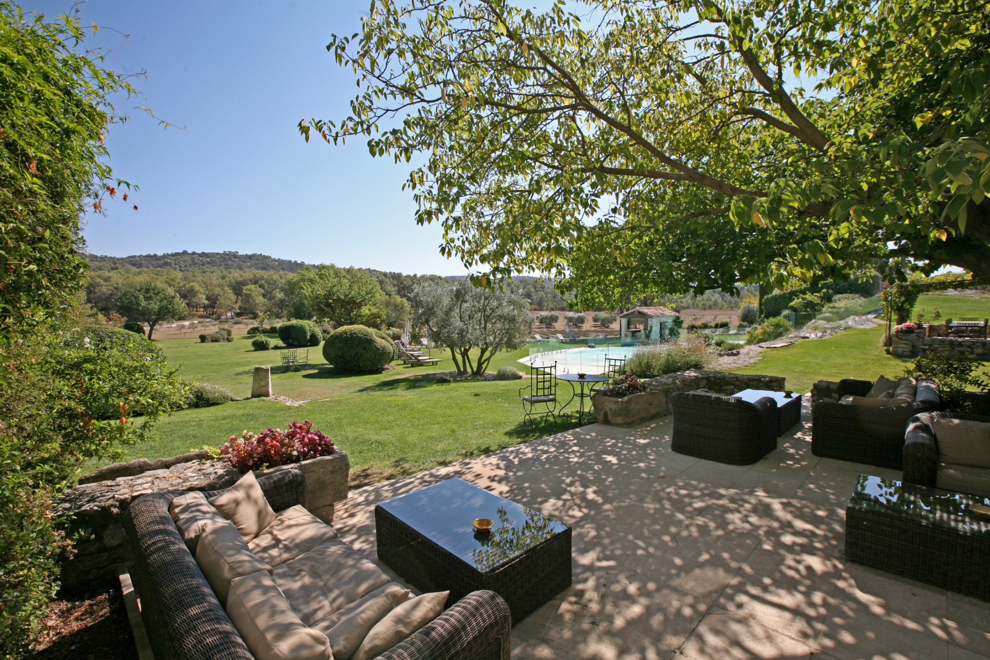 Chambres d'hôtes et restaurant à vendre par ROSIER dans les Alpilles