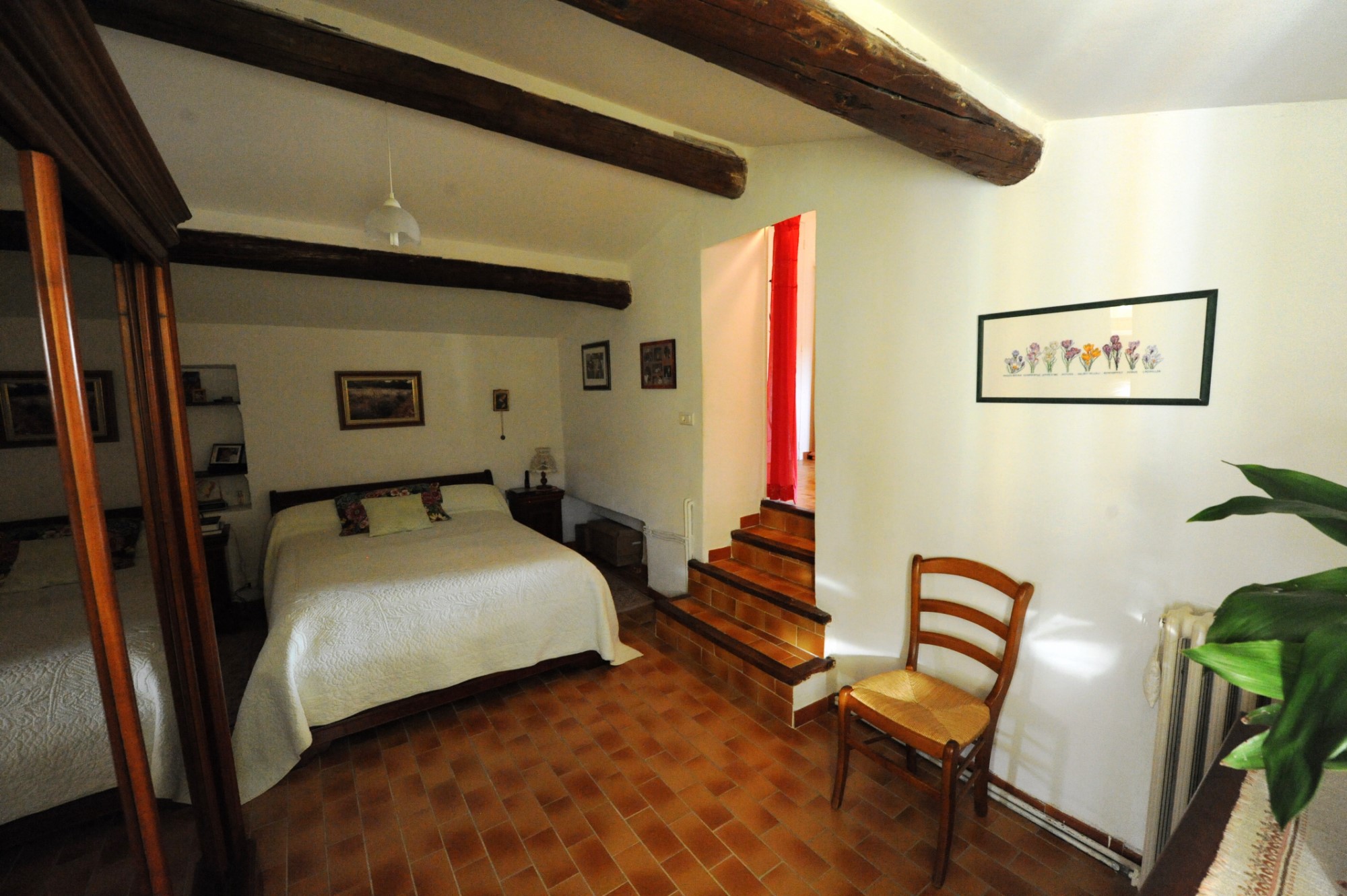 Maison de hameau avec belle vue à vendre au coeur du Luberon   