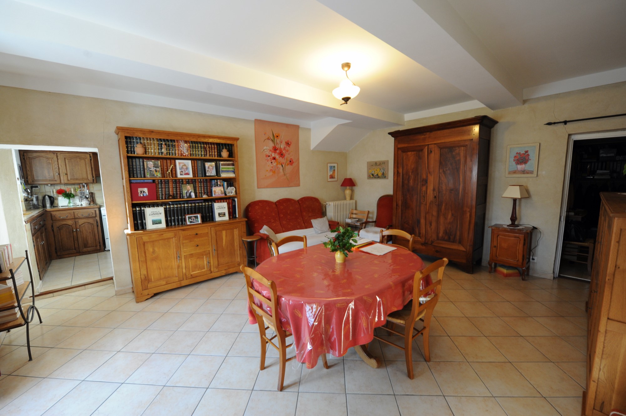 Maison de hameau avec belle vue à vendre au coeur du Luberon   