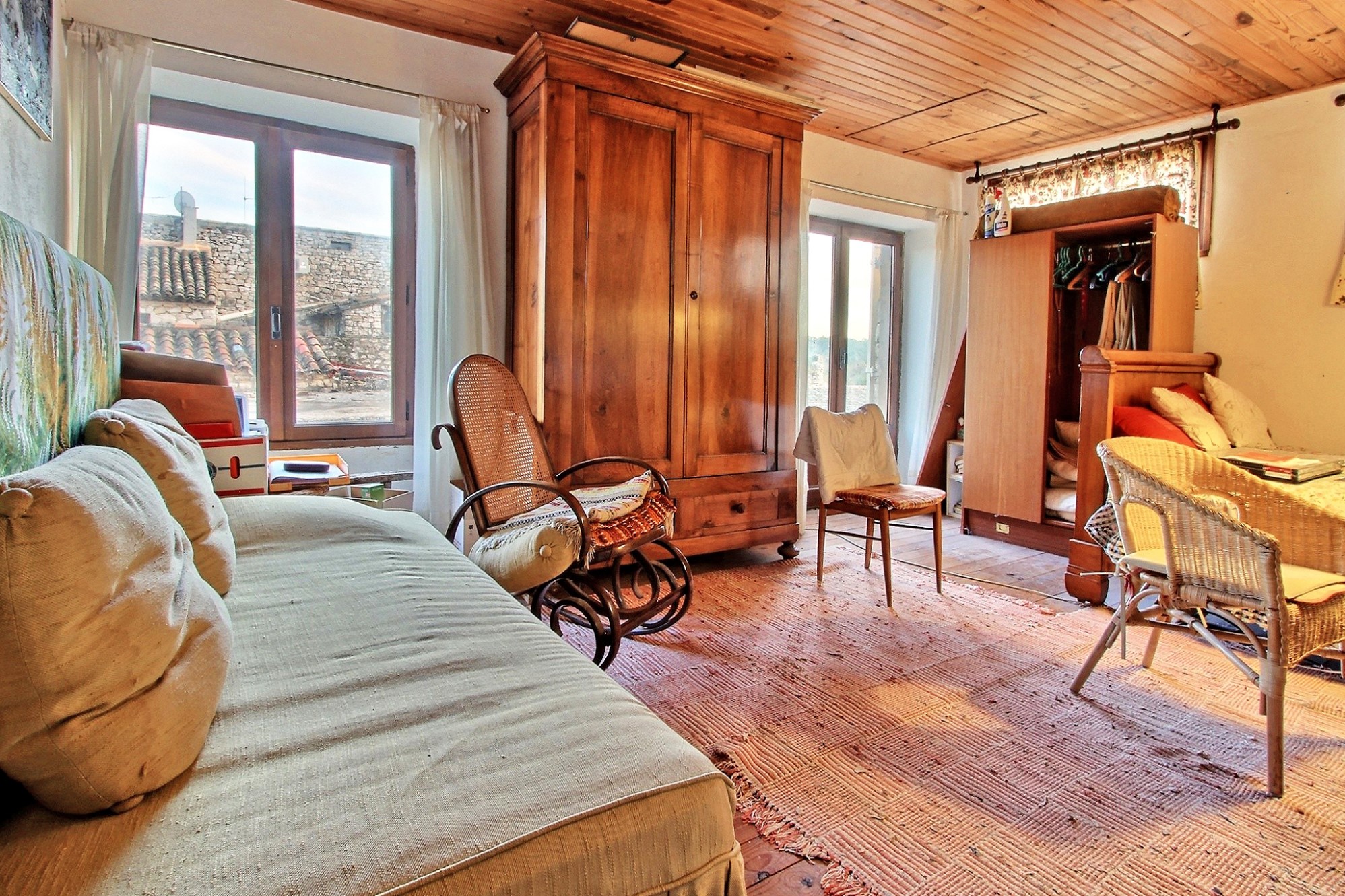 maison de hameau en pierres avec 500m² de jardin  au coeur du Luberon