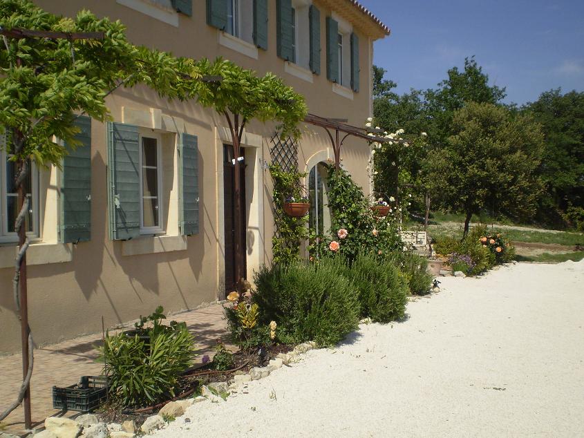 Bastide avec dépendances en Provence