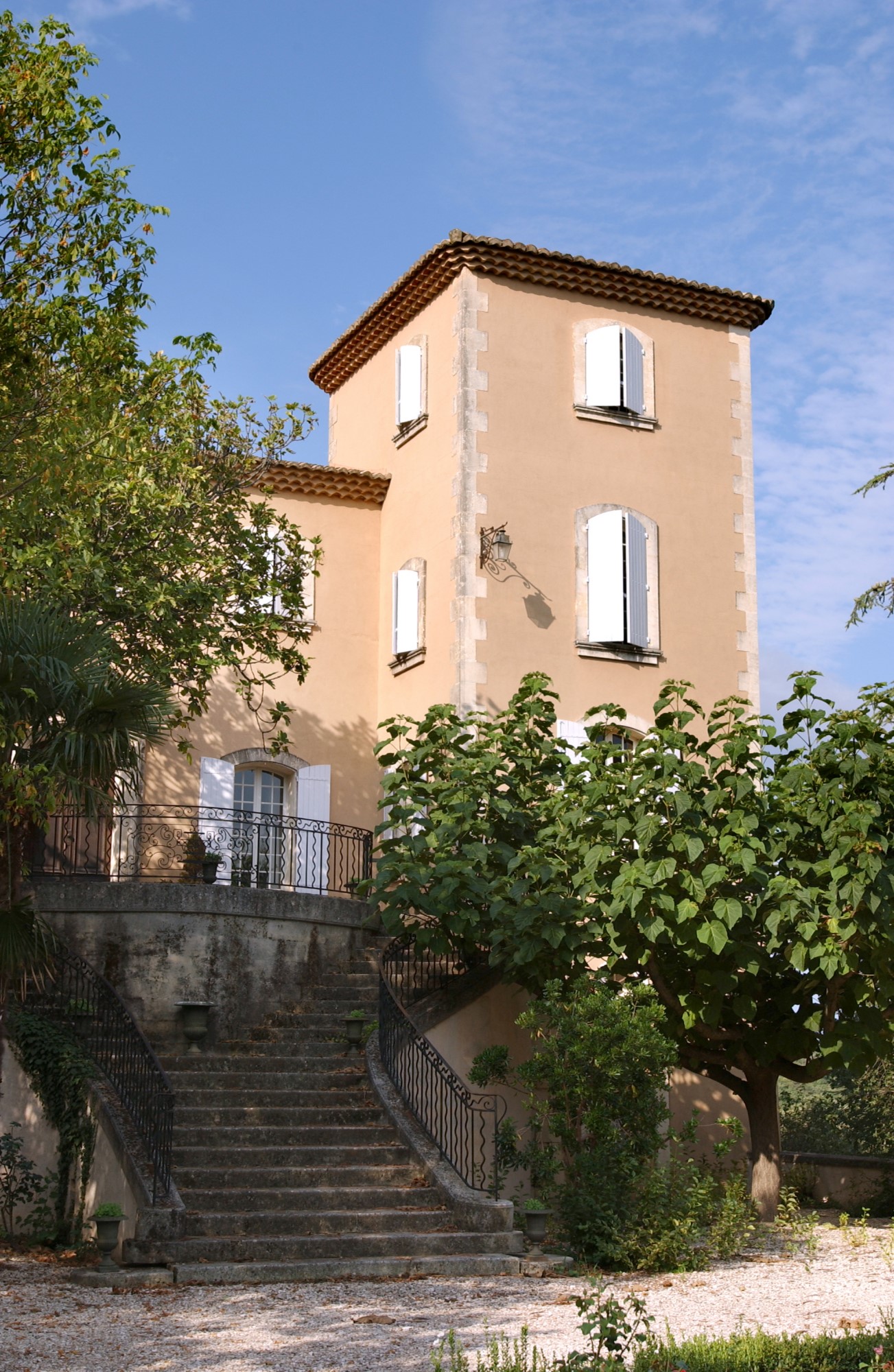 A vendre en Luberon, belle propriété viticole de 100 hectares   