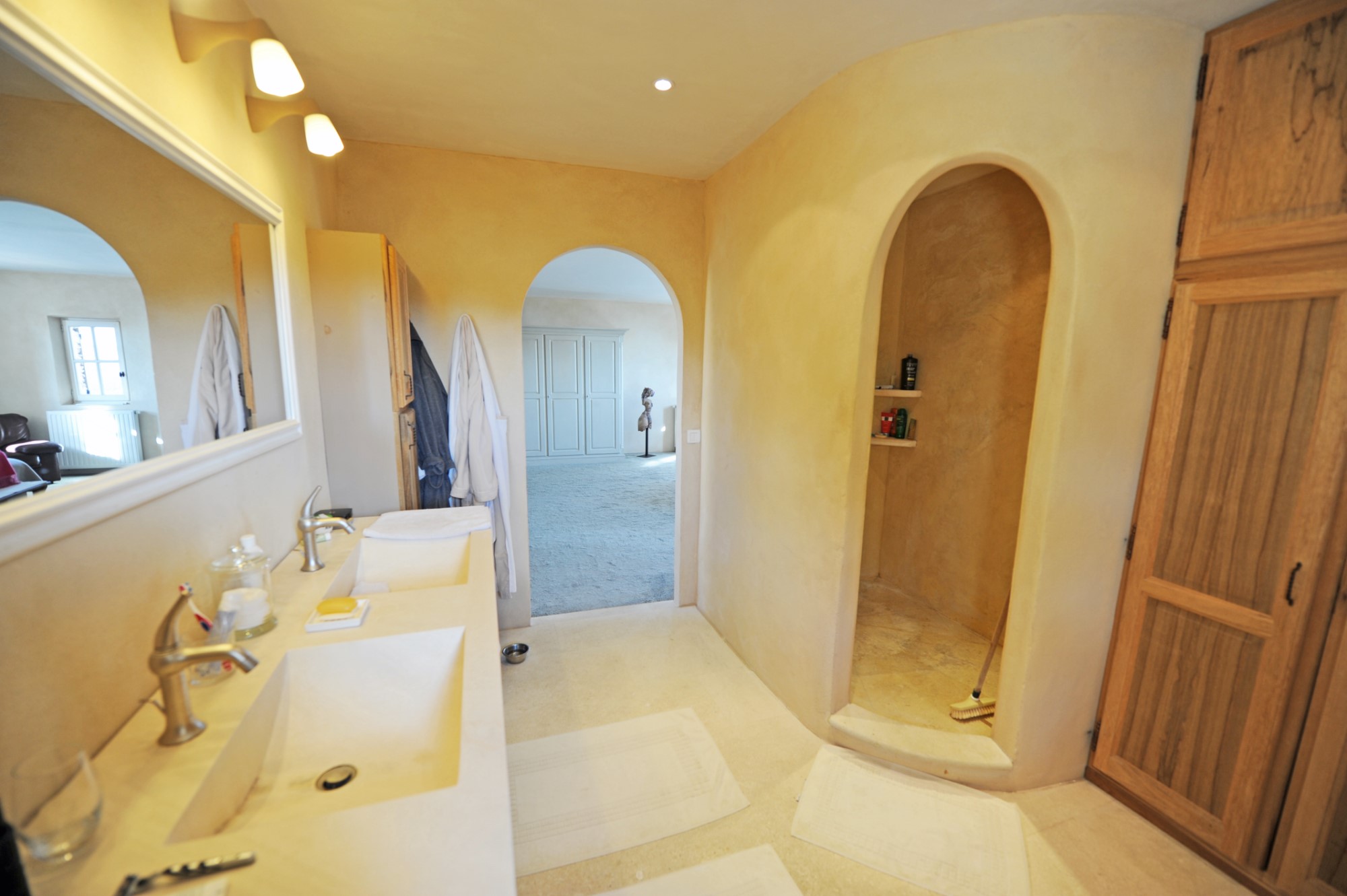 Luberon, en vente, propriété exceptionnelle, sur un hectare avec piscine/bassin et vue   