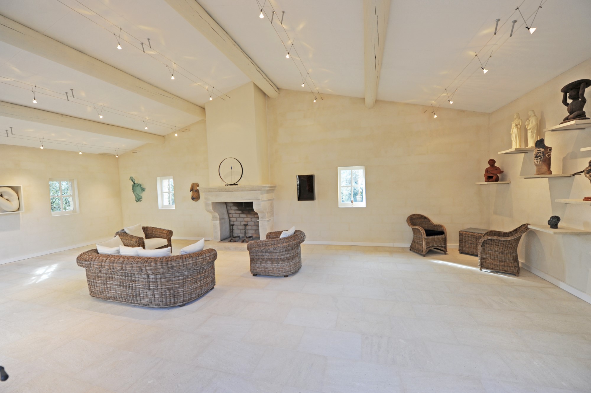 Luberon, en vente, propriété exceptionnelle, sur un hectare avec piscine/bassin et vue   