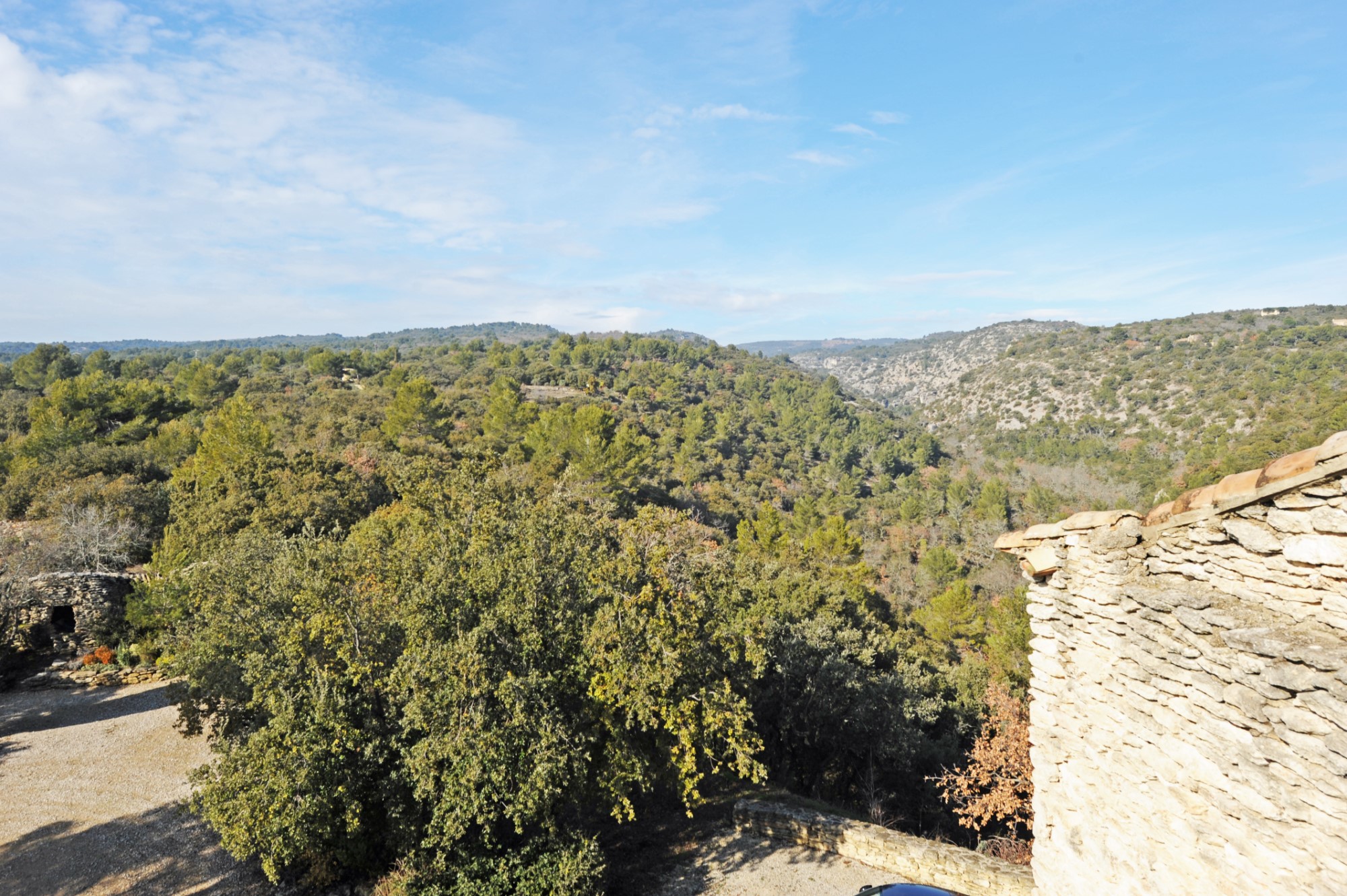 Luberon, en vente, propriété exceptionnelle, sur un hectare avec piscine/bassin et vue   