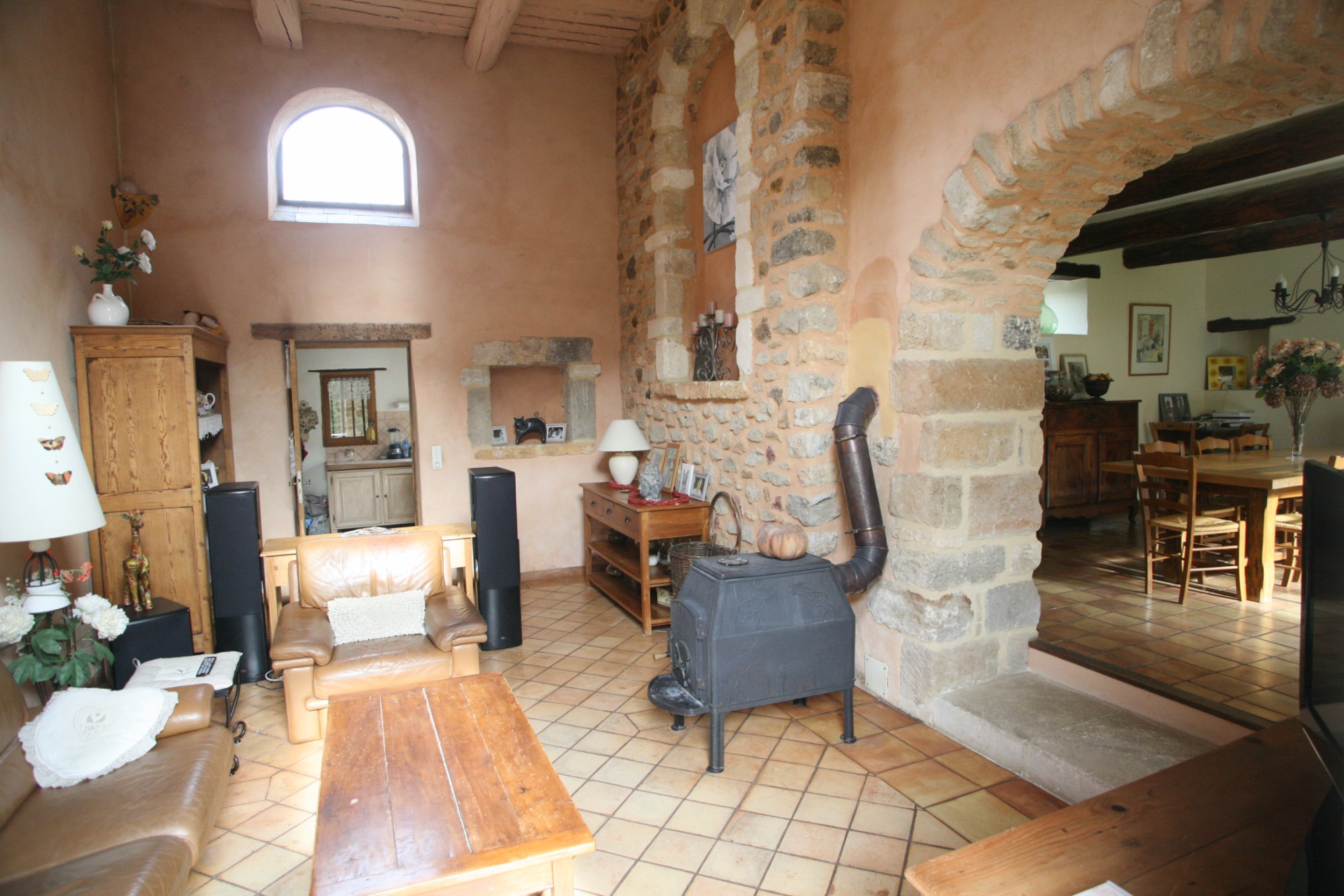 Maisons de hameau au pied du Luberon   