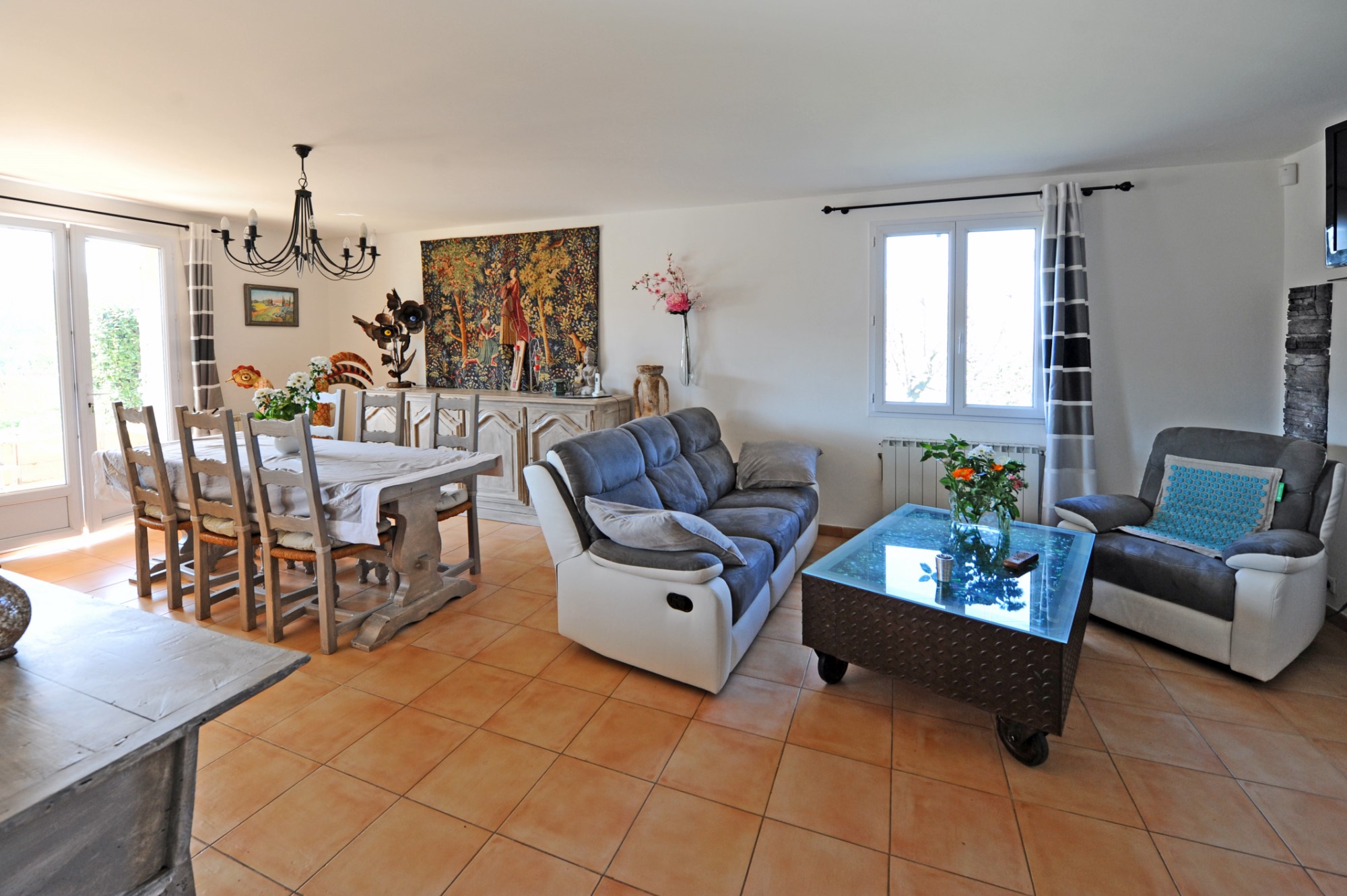 A vendre au coeur du Luberon, villa avec piscine et vue sur le Luberon   