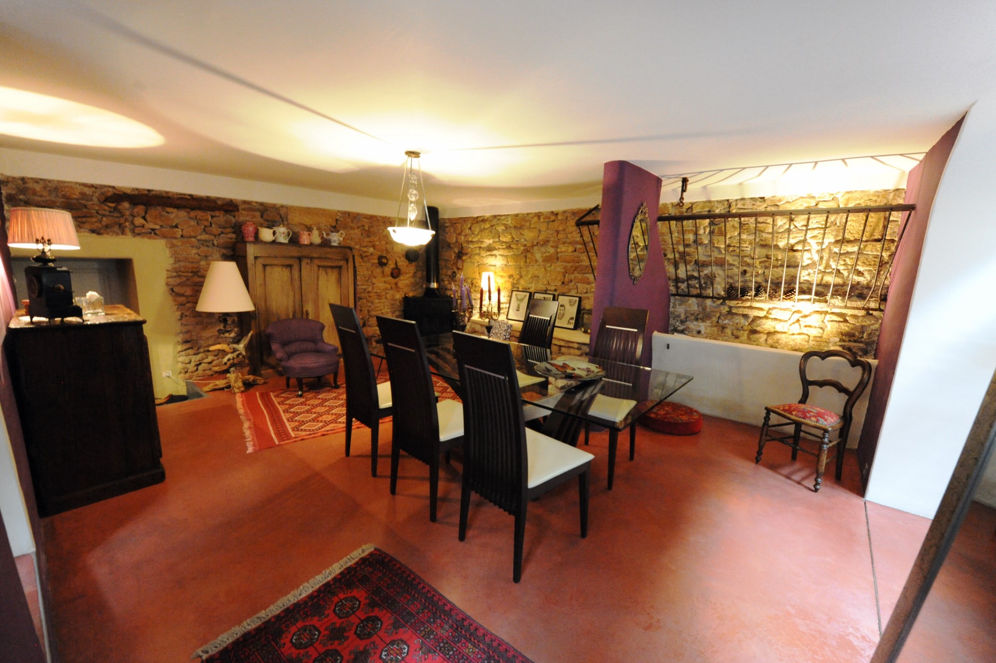 Rare propriété de village, rénovée, au cœur de Châteauneuf-du-Pape    