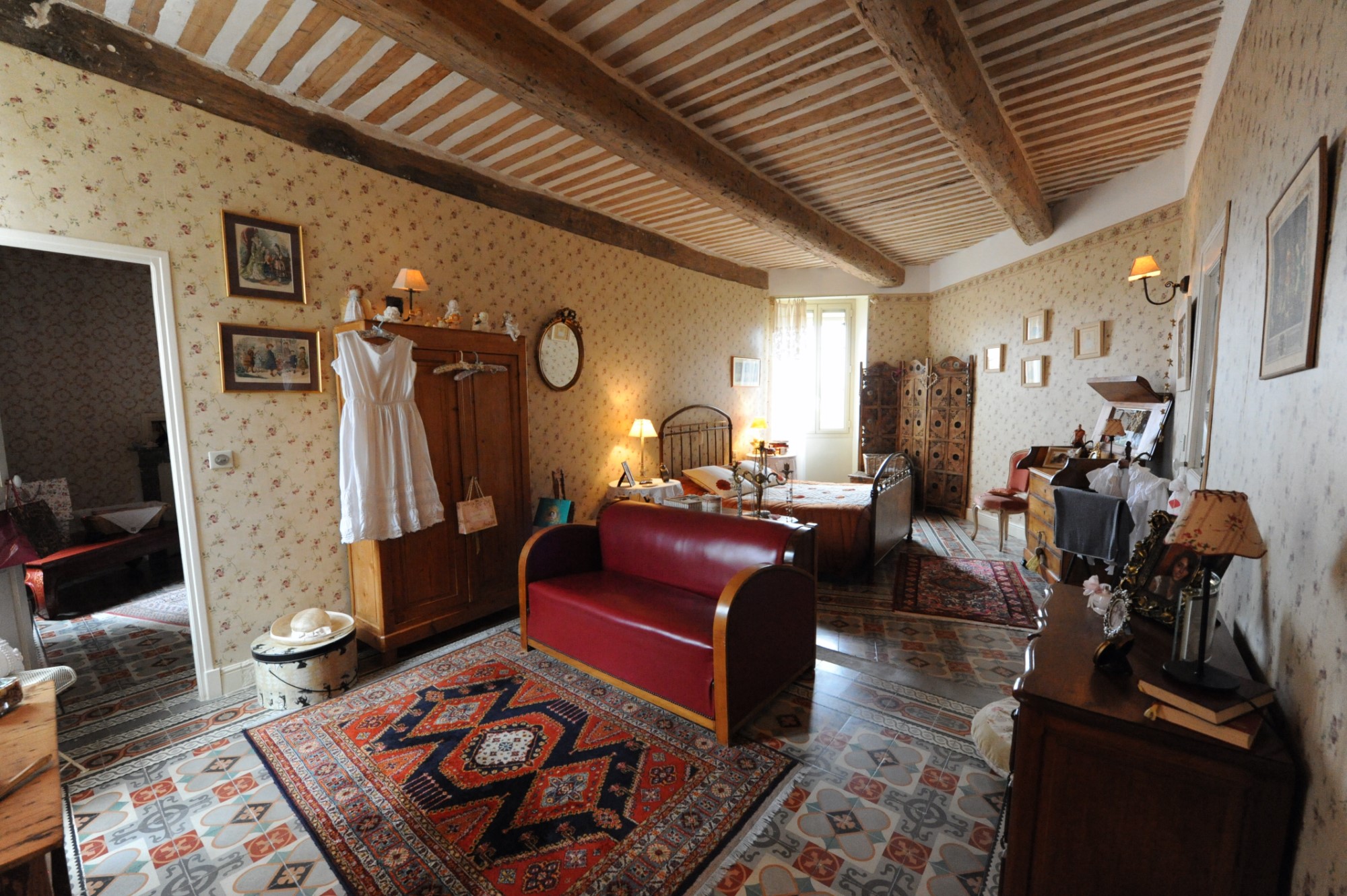 Rare propriété de village, rénovée, au cœur de Châteauneuf-du-Pape    
