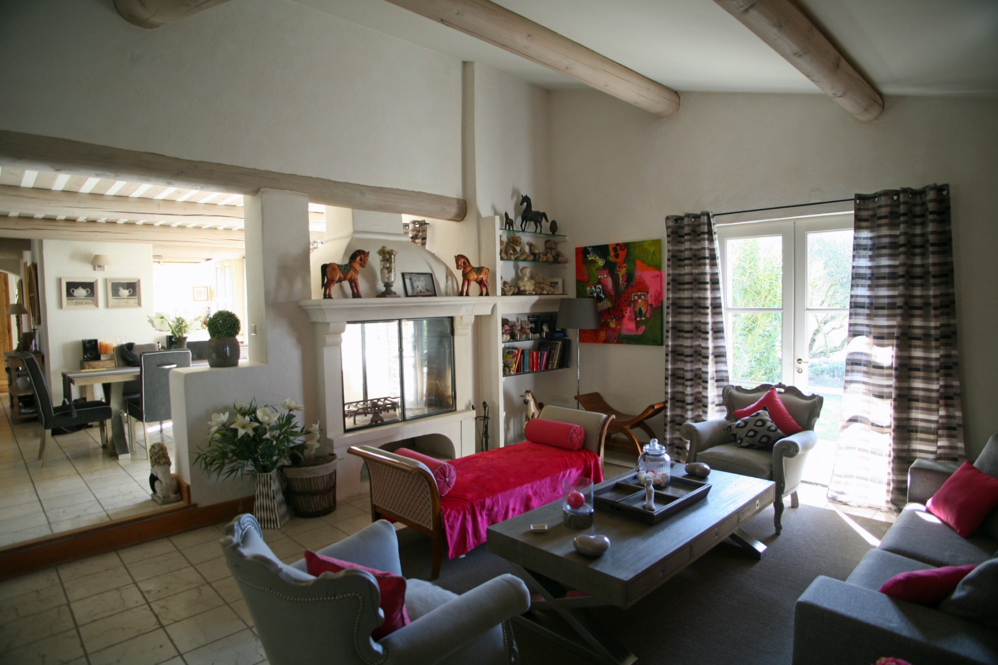 Maison de village avec piscine sur très beau jardin à vendre dans le Luberon    