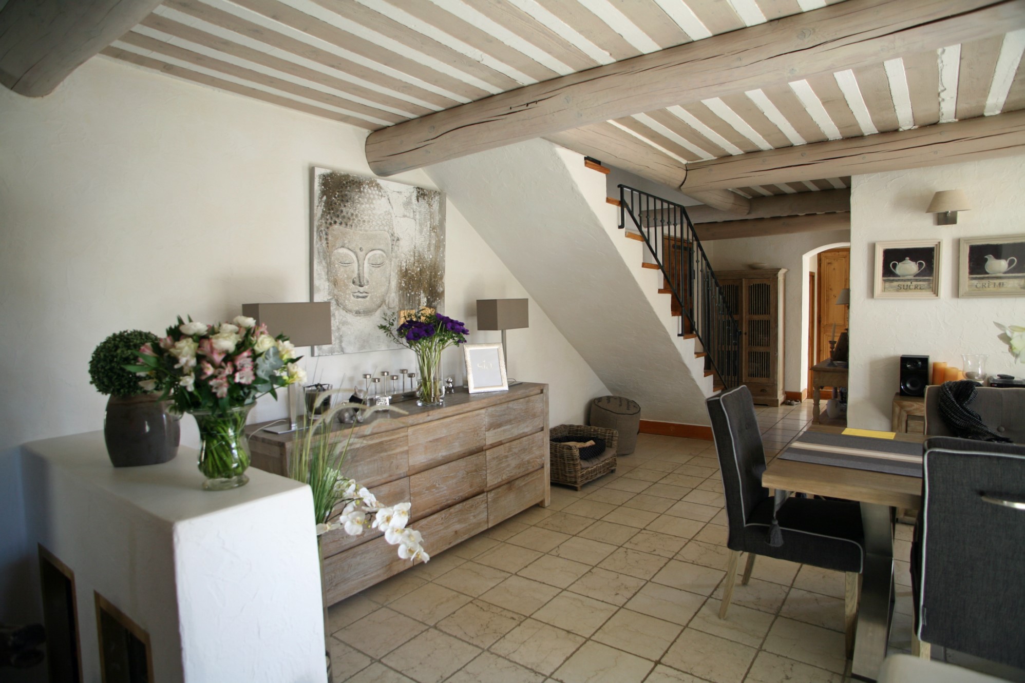 Maison de village avec piscine sur très beau jardin à vendre dans le Luberon    