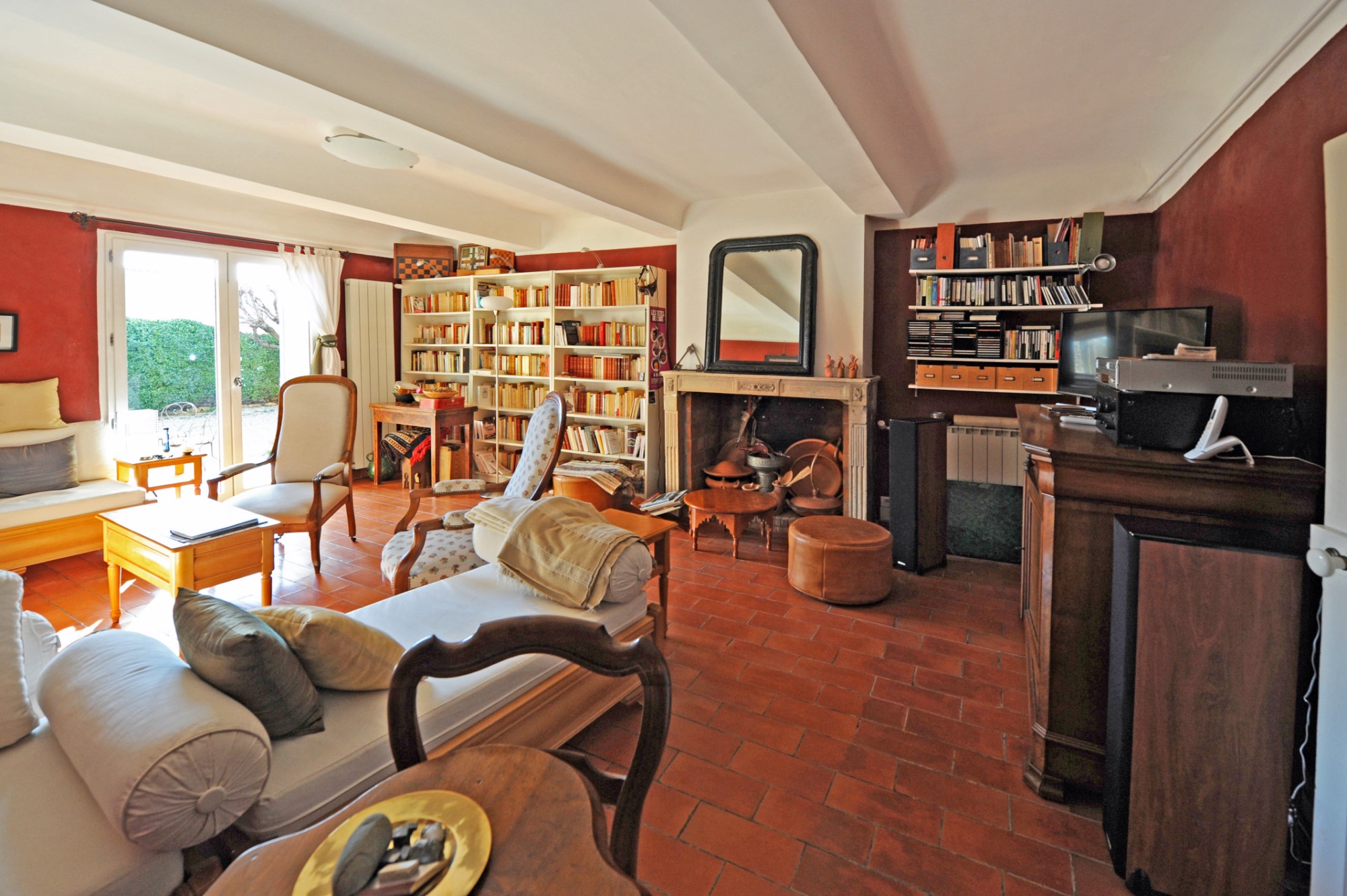 A vendre dans le Luberon, maison de hameau avec jardin    