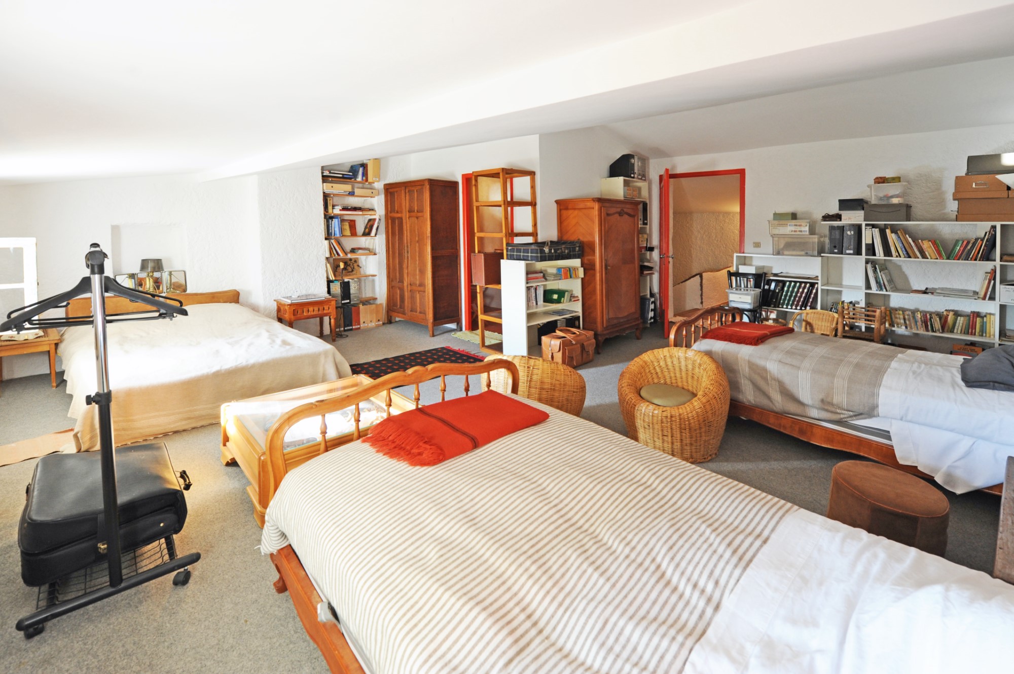 A vendre dans le Luberon, maison de hameau avec jardin    