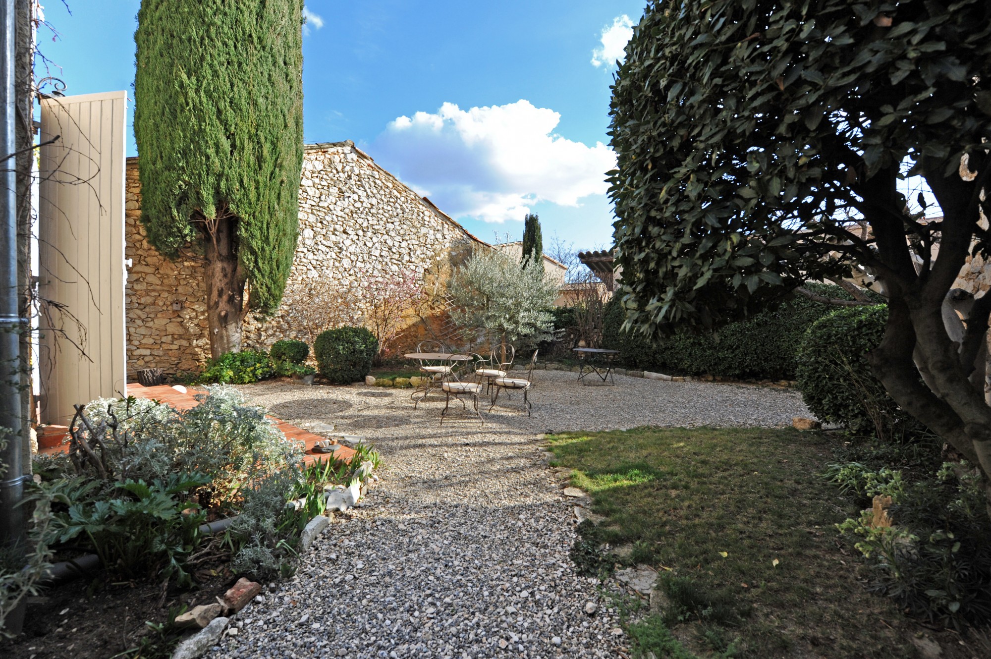 Maison de hameau avec jardin en Luberon