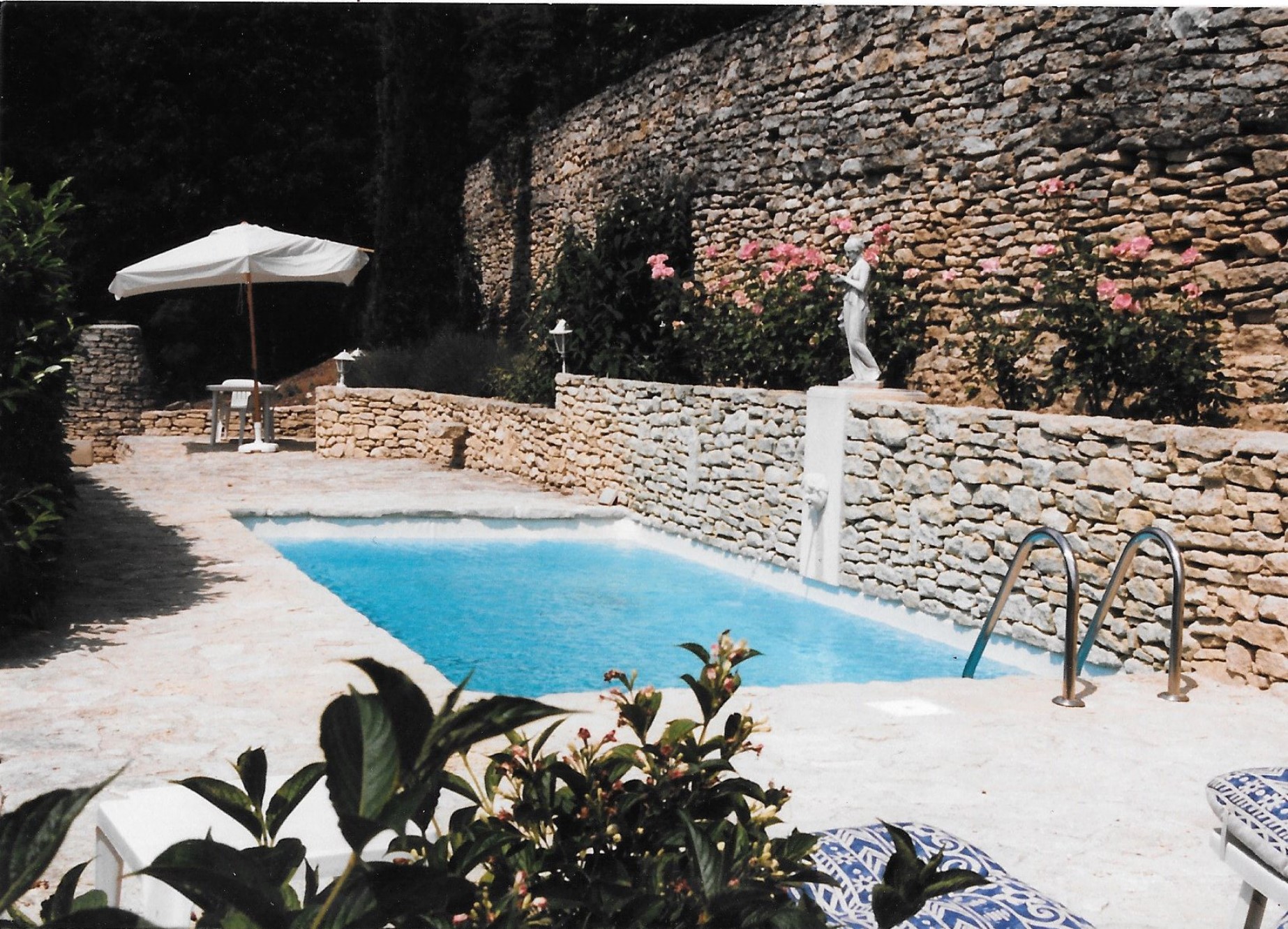 Maison avec local commercial et piscine