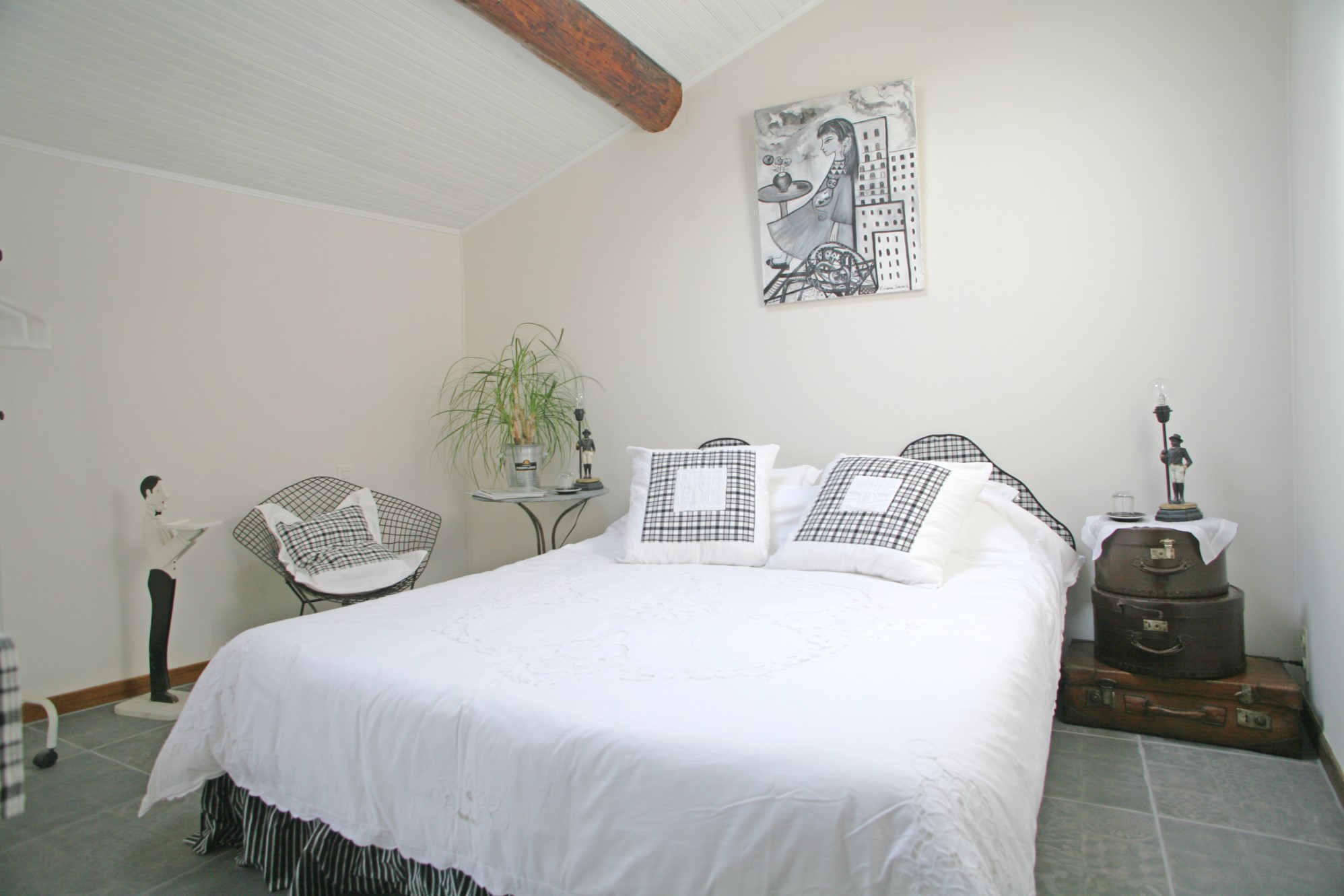 A vendre, Comtat Venaissin, proche Luberon,   maison de village avec balcon et terrasse