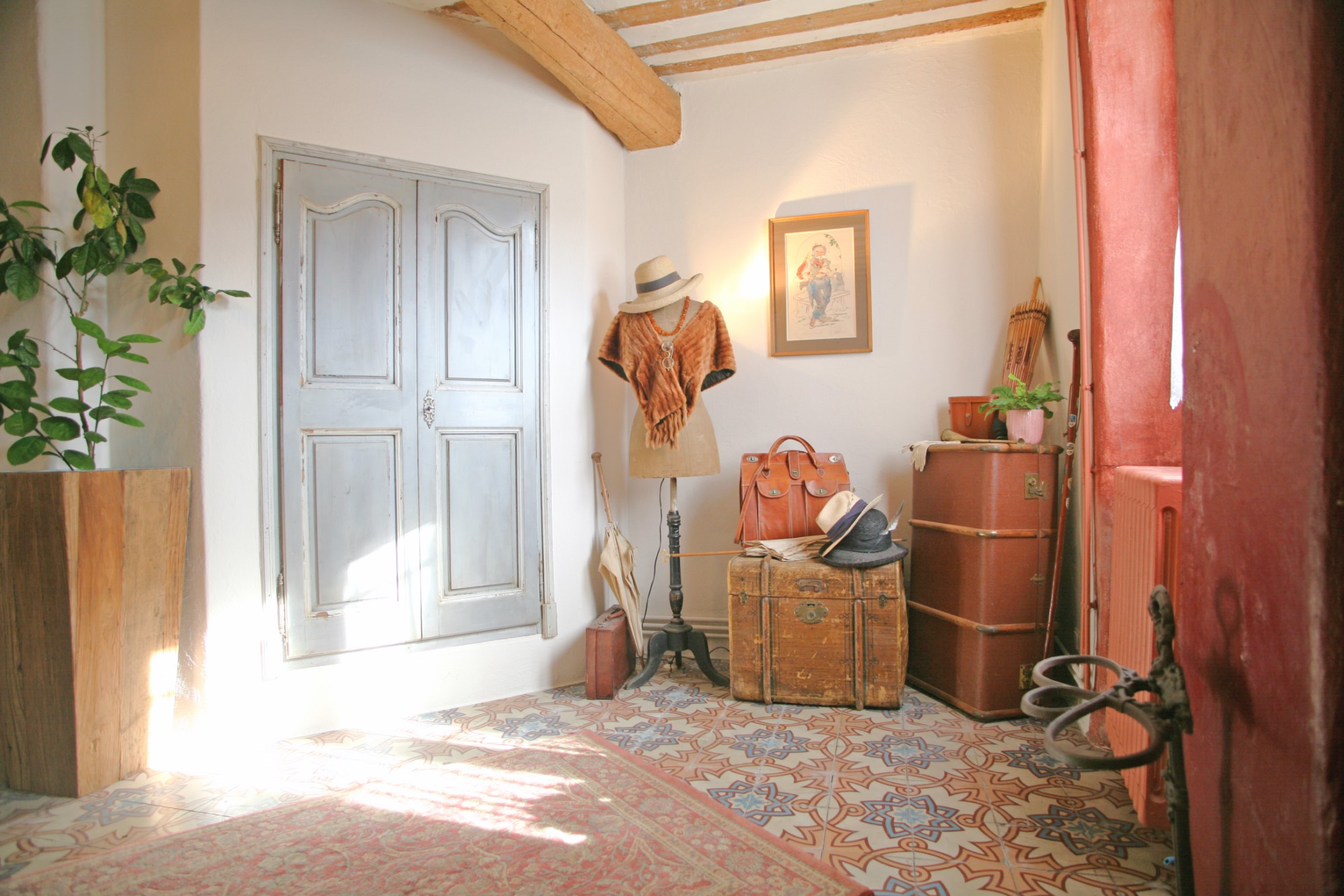 A vendre, Comtat Venaissin, proche Luberon,   maison de village avec balcon et terrasse