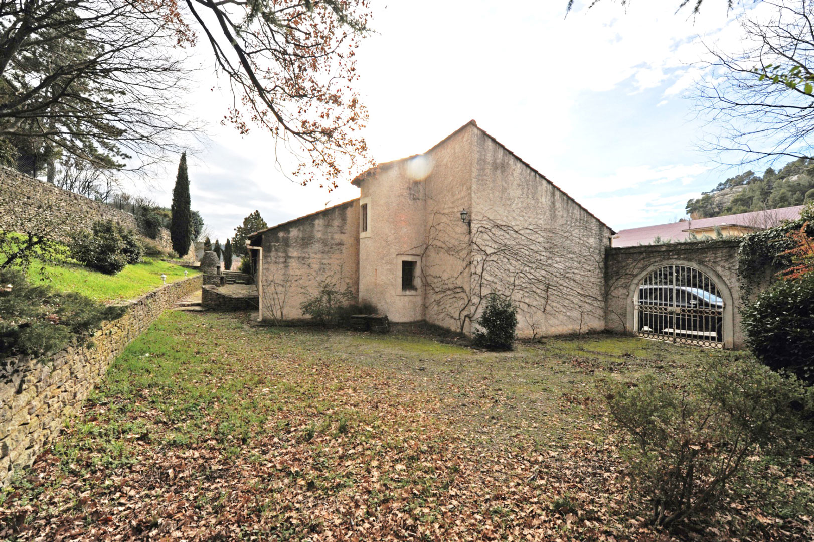 Maison avec local commercial au cœur du Luberon