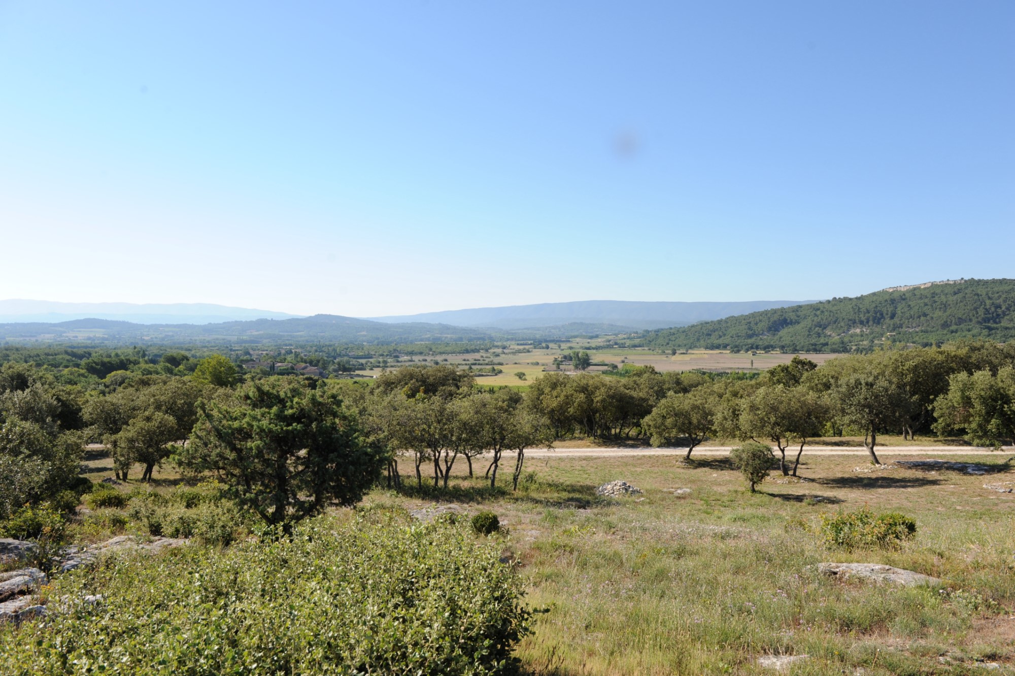 A vendre, au coeur du Luberon, maison contemporaine à 2 pas du village   