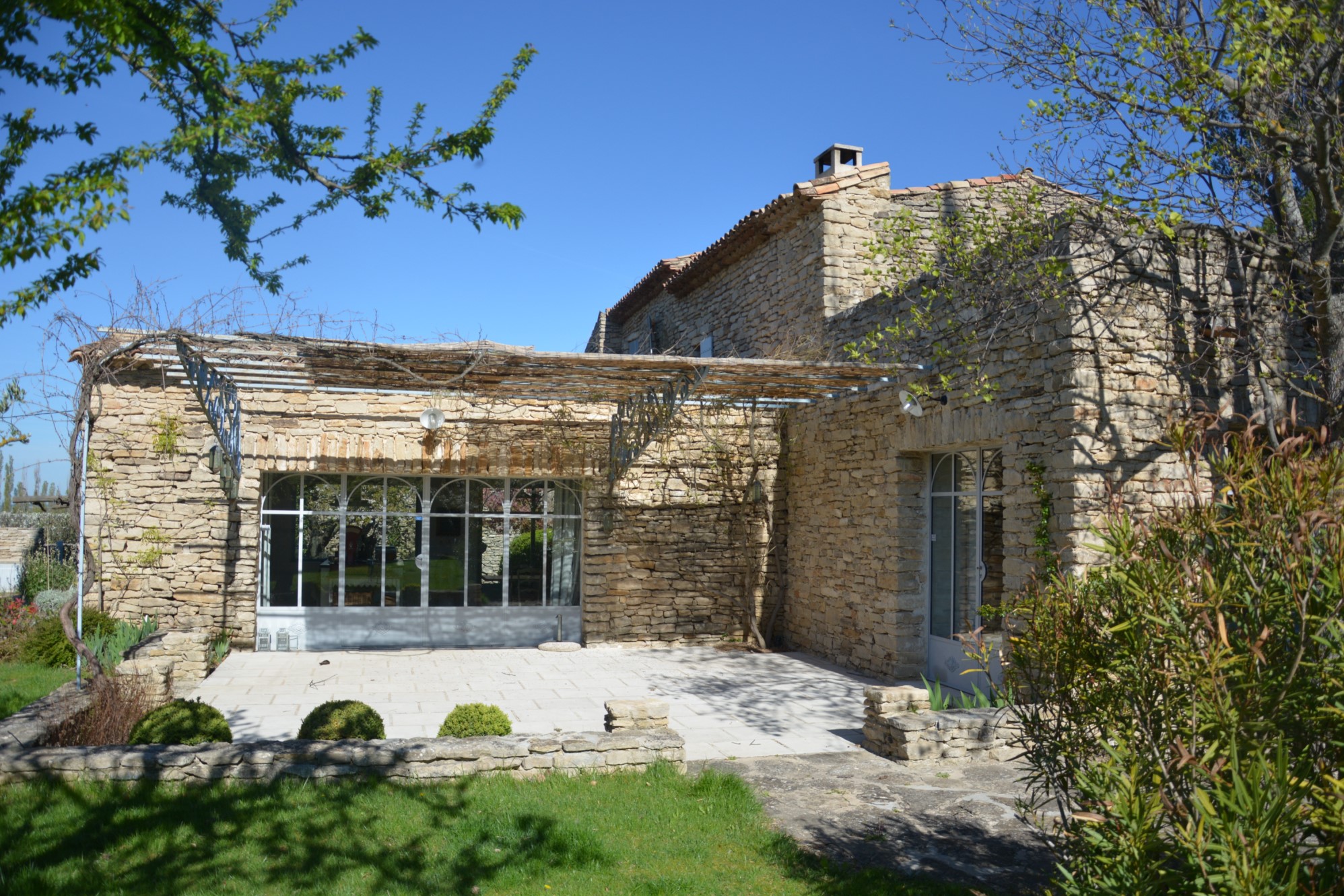 Bergerie restaurée avec piscine au cœur du Luberon