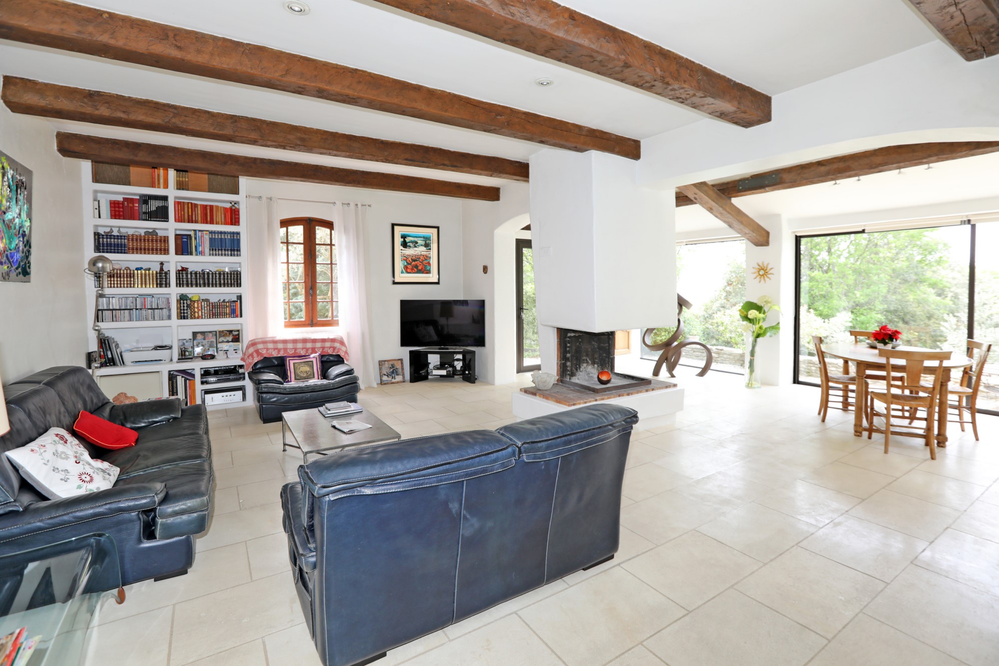 Proche de Gordes, charmante maison avec vues   