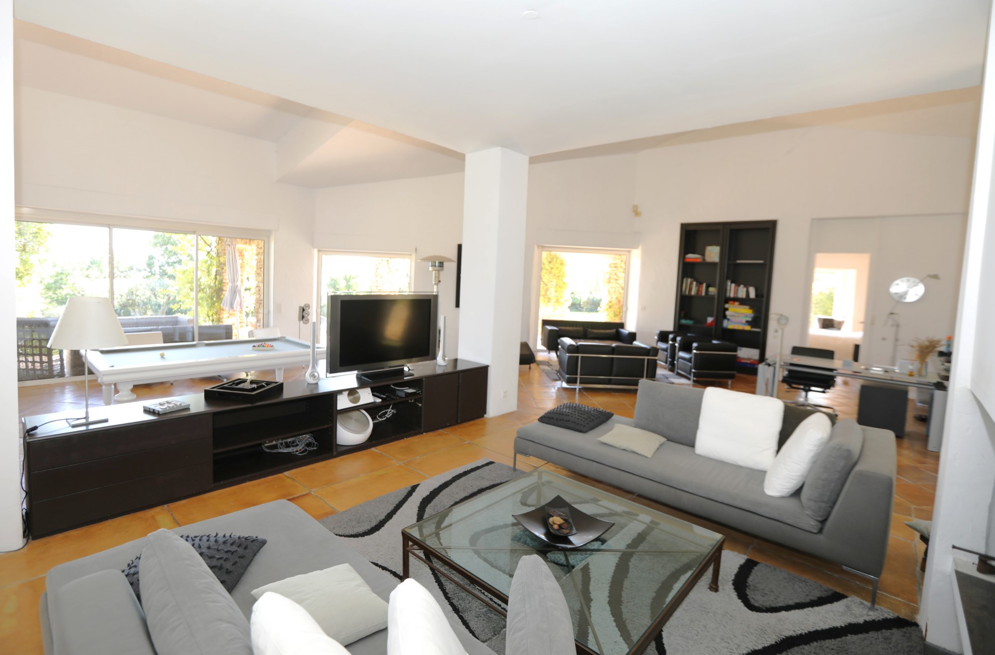 Superbe propriété de trois habitations, avec piscine, à vendre face au Luberon   