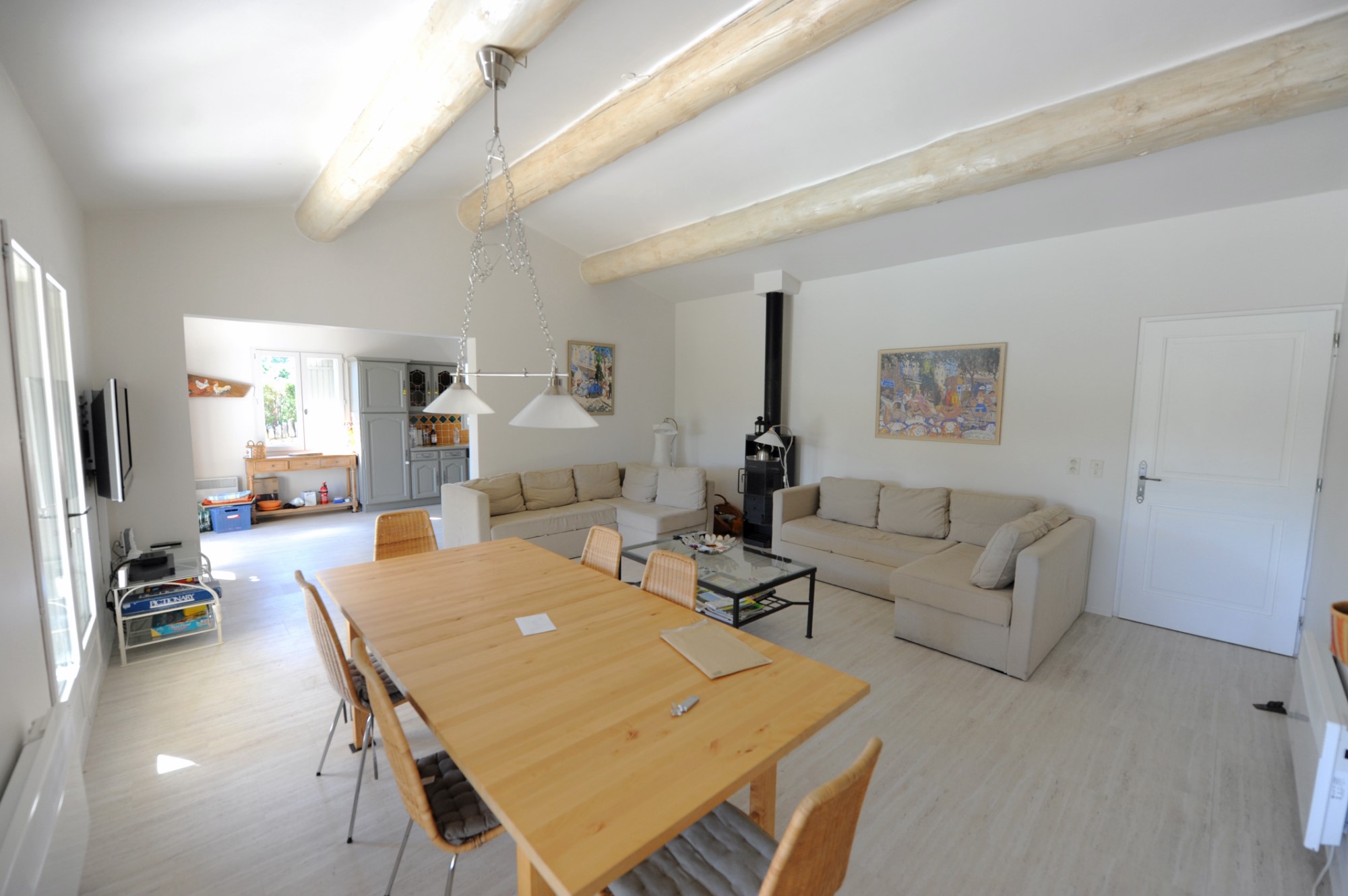 A Gordes, maison en pierres, avec piscine et vue sur le Luberon   