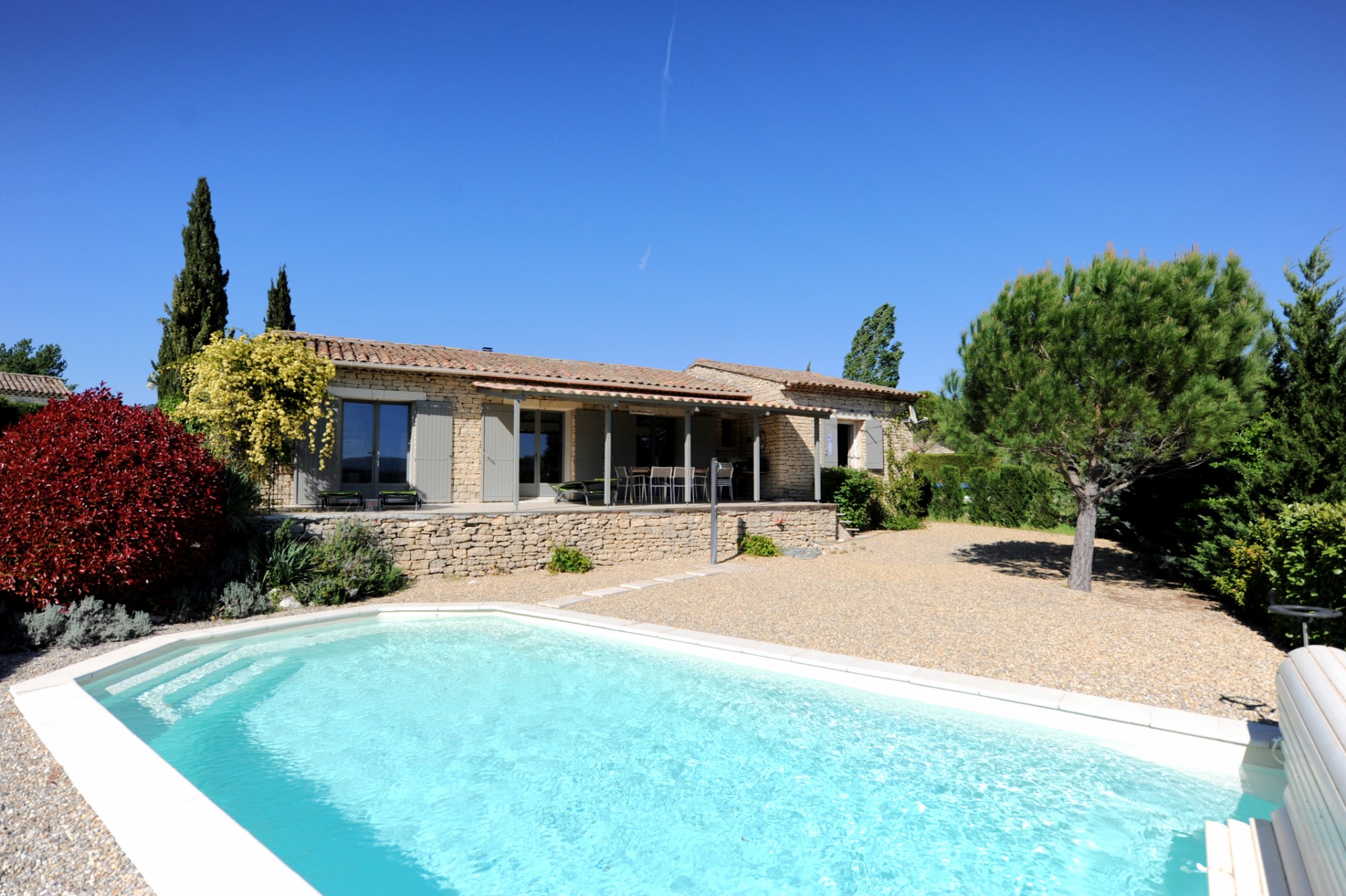 Maison en pierres avec piscine en Luberon