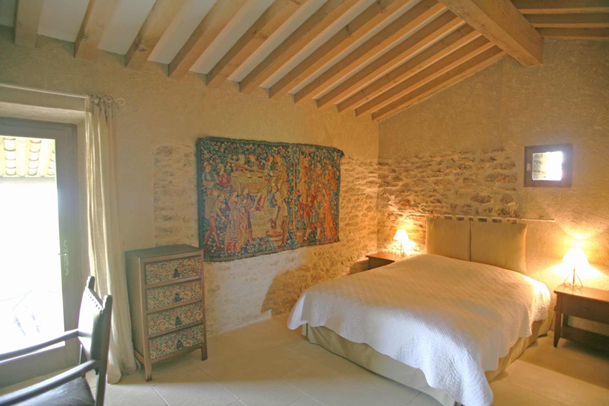 A Gordes, belle maison de village avec piscine et vue sublime   