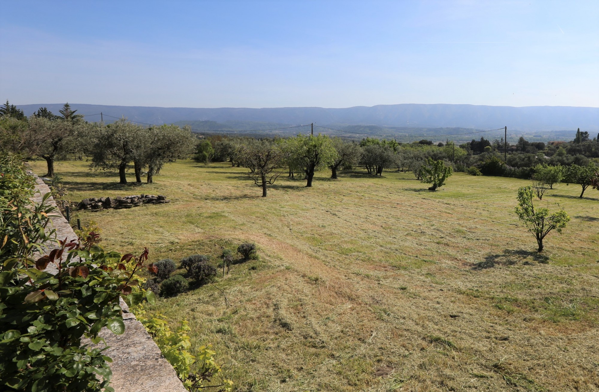Un lieu d'exception, à vendre à Gordes, face au Luberon   