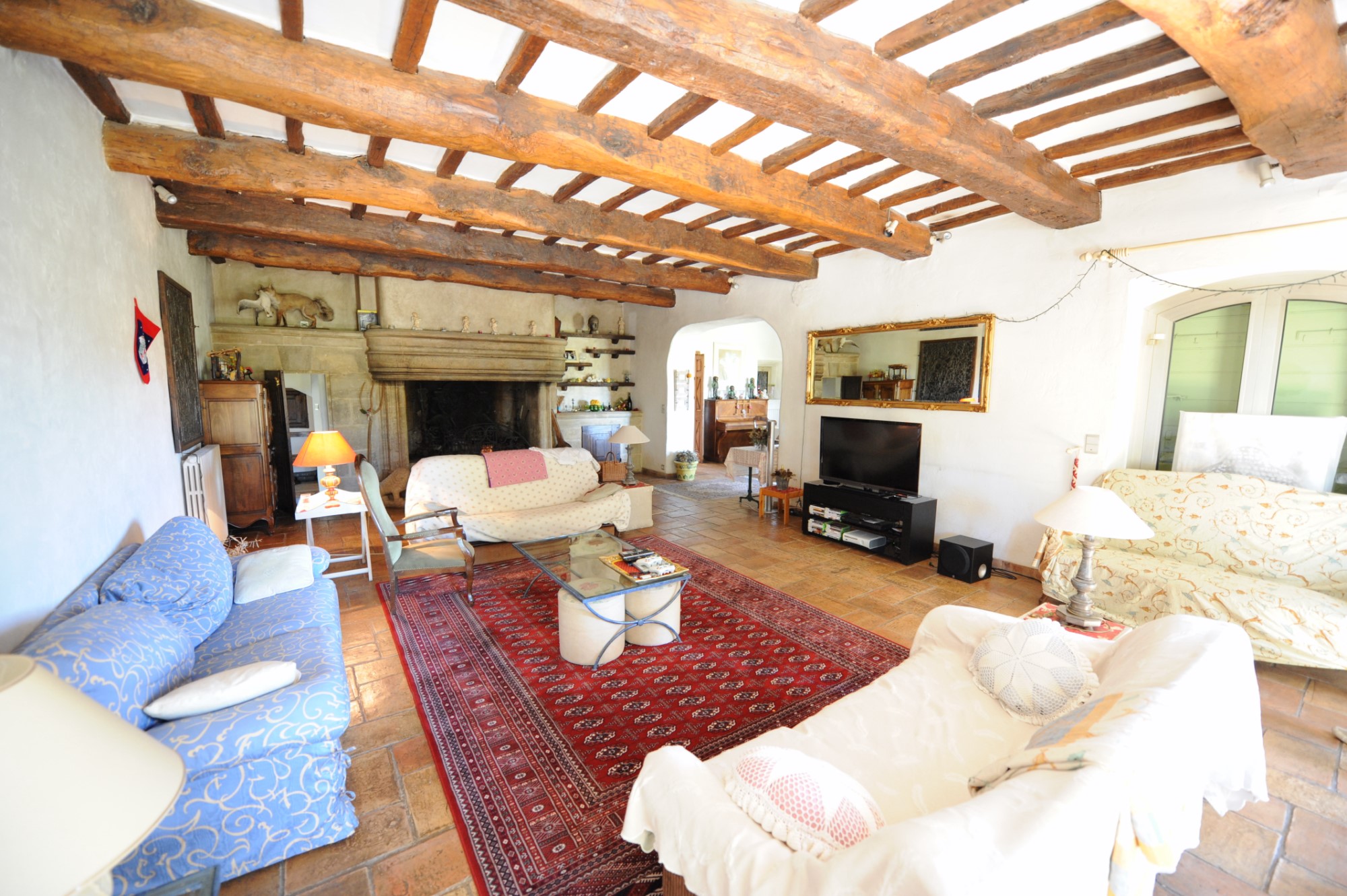 A vendre aux portes du Luberon, beau mas en pierres restauré et agrandi   