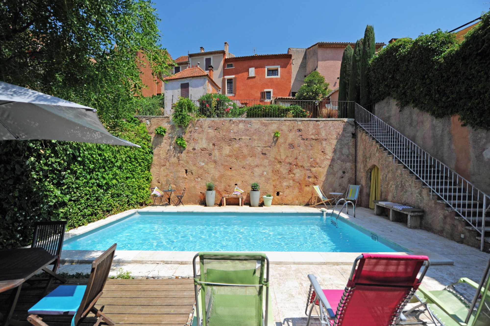 Maison de village avec terrasse, piscine et vue sur le Luberon