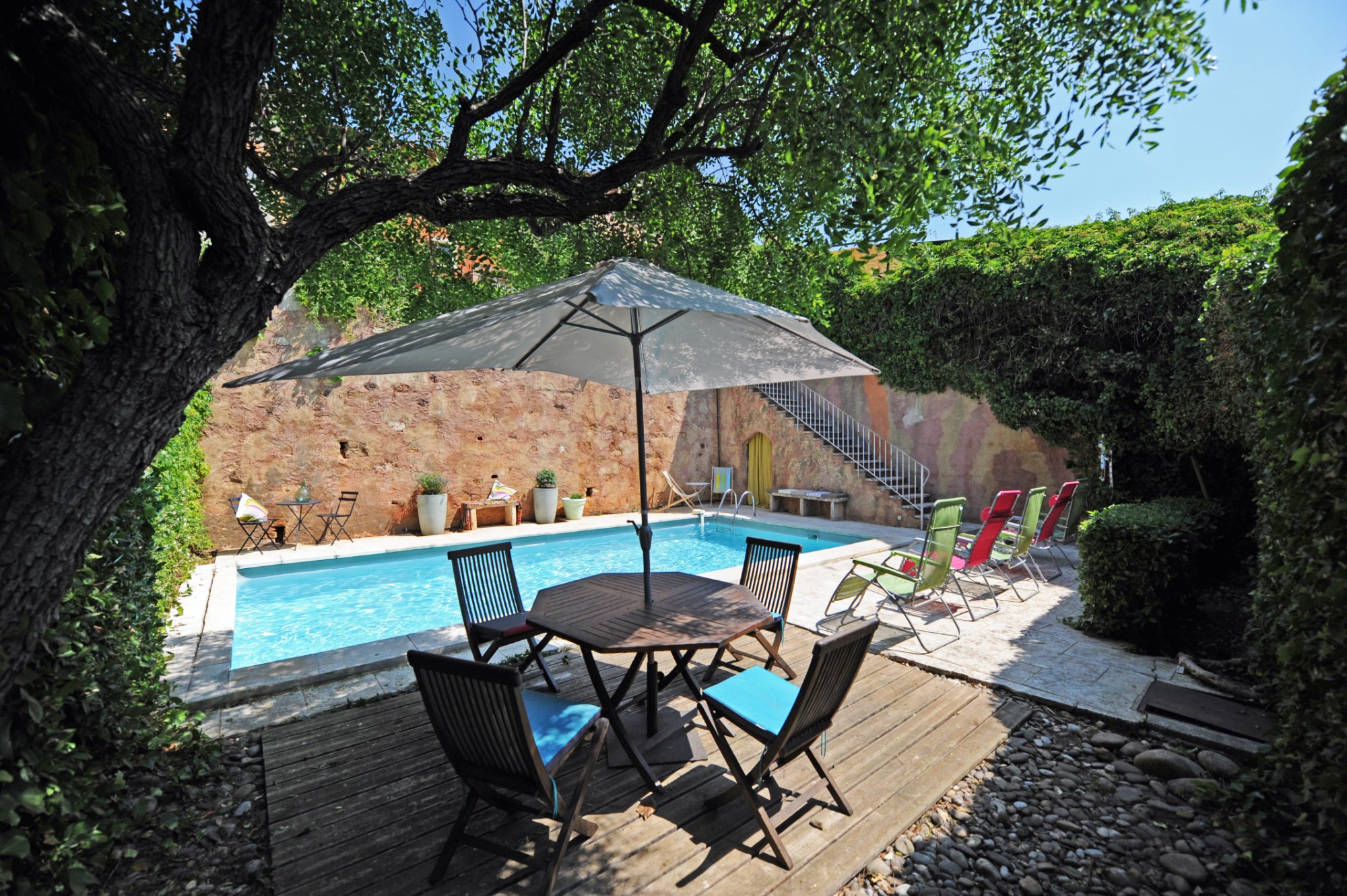 A vendre en Luberon, propriété de village avec vue et piscine    