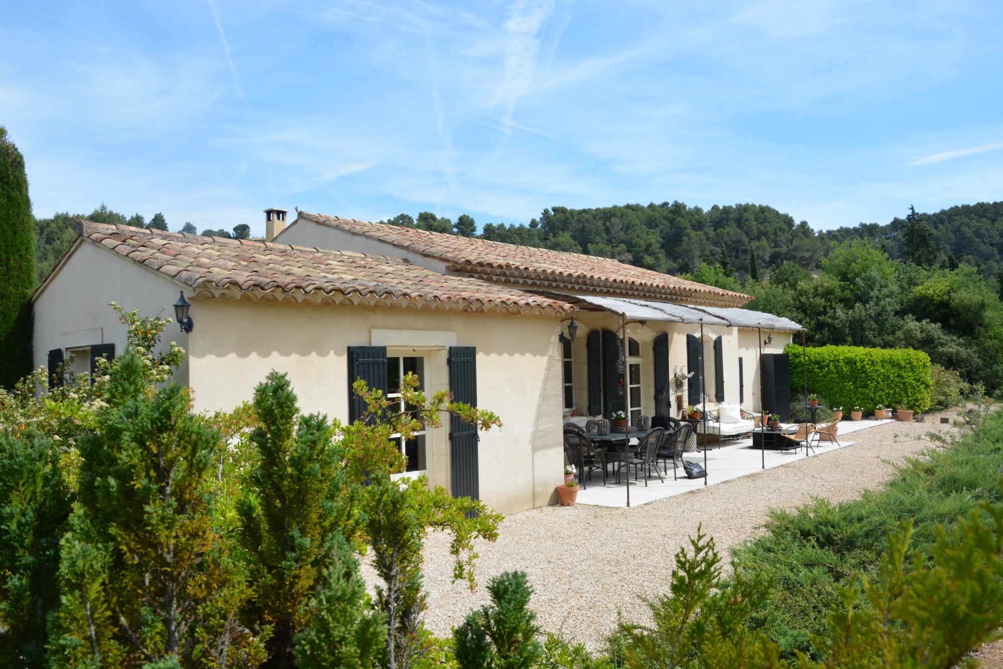 Villa moderne avec piscine à vendre dans le Parc du Luberon   