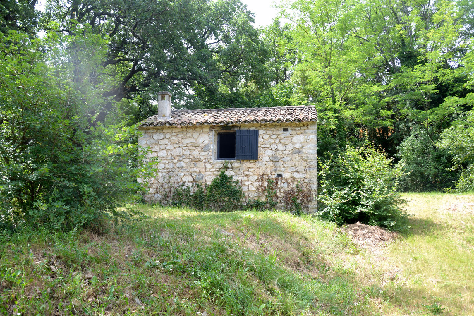 Villa moderne avec piscine à vendre dans le Parc du Luberon   