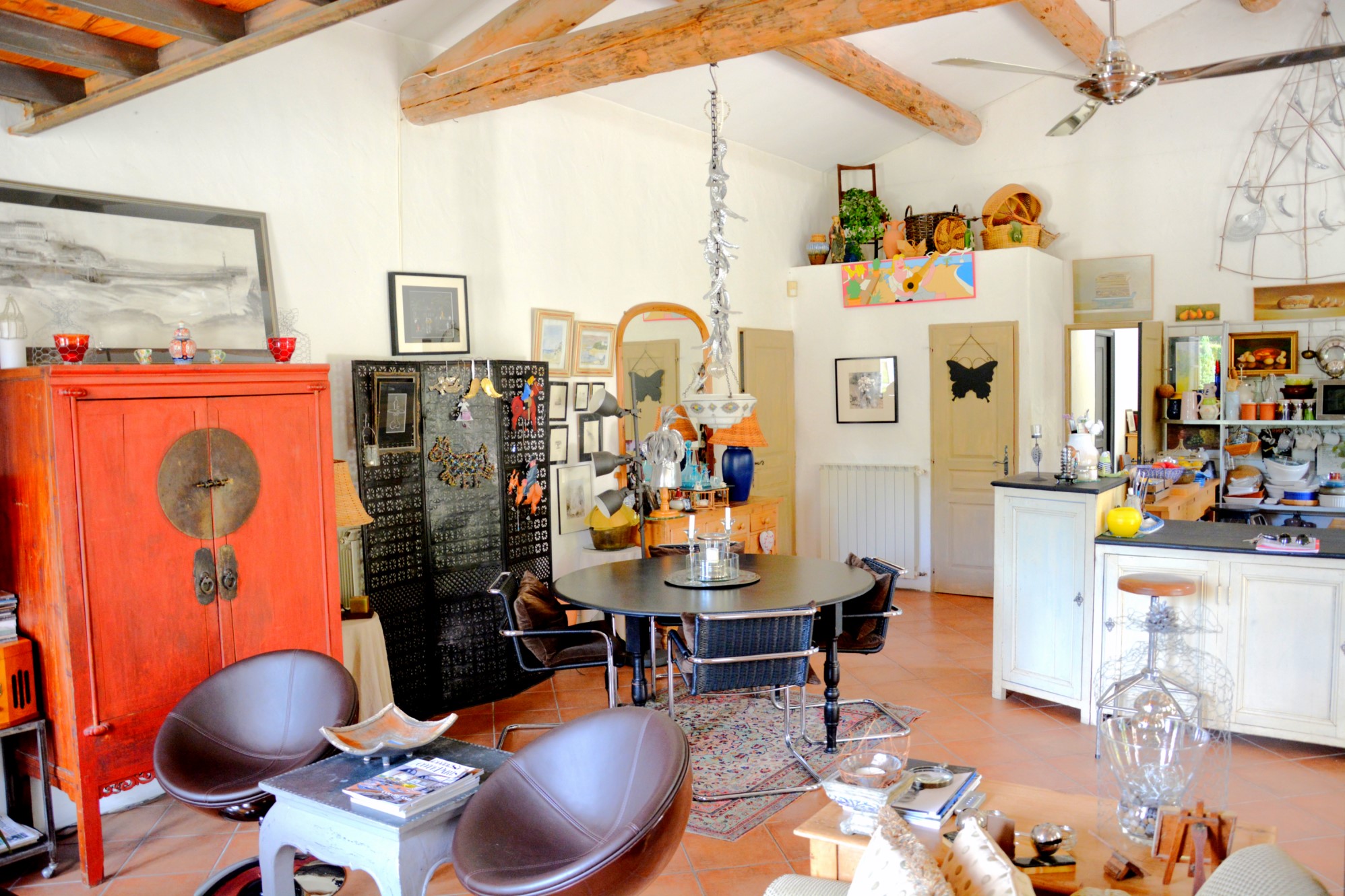 Villa moderne avec piscine à vendre dans le Parc du Luberon   