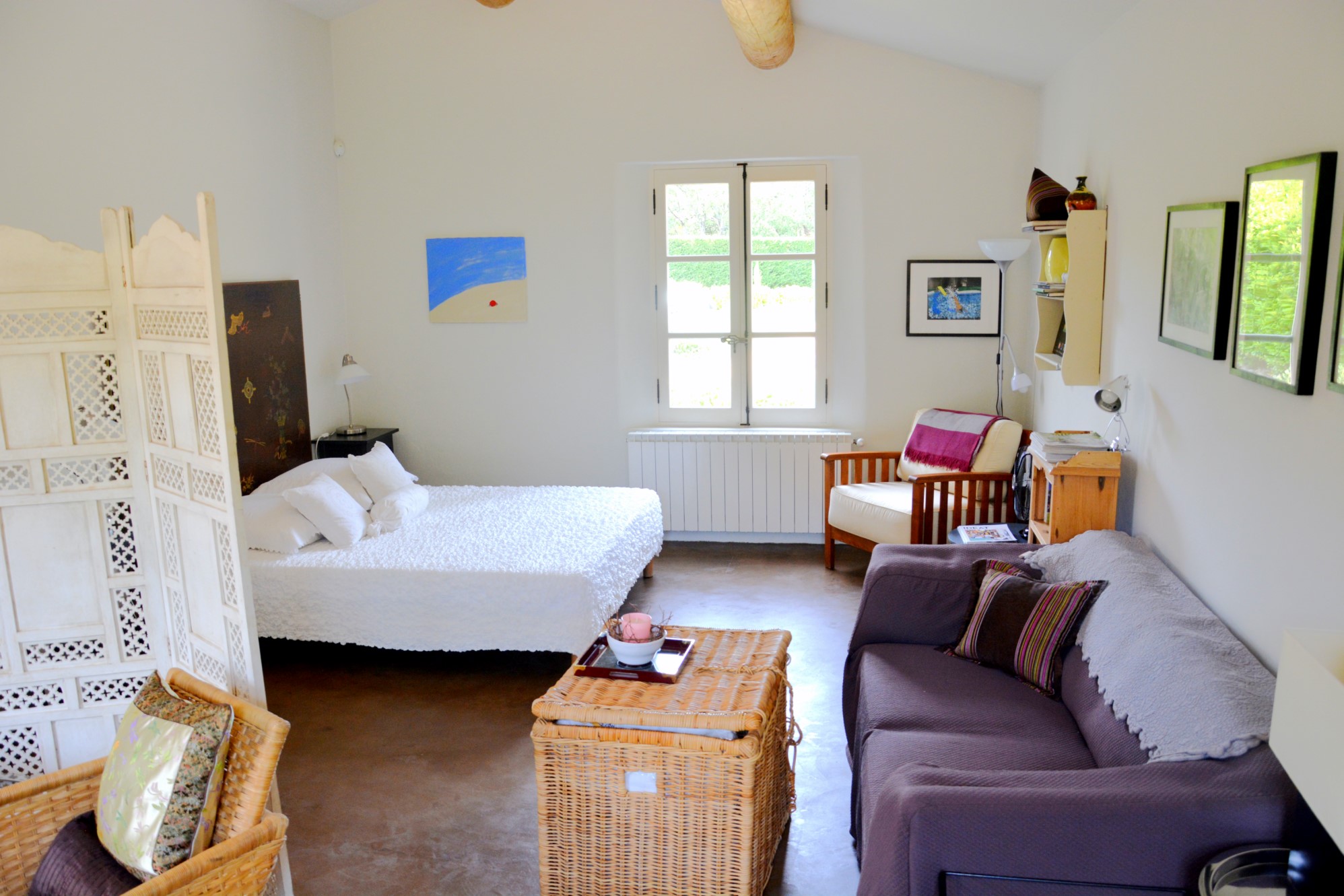Villa moderne avec piscine à vendre dans le Parc du Luberon   