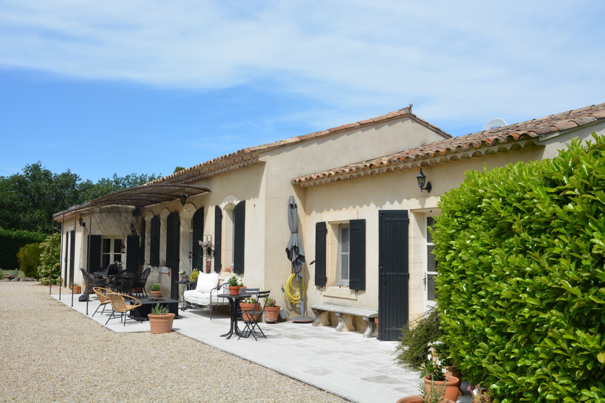 Villa moderne avec piscine à vendre dans le Parc du Luberon   