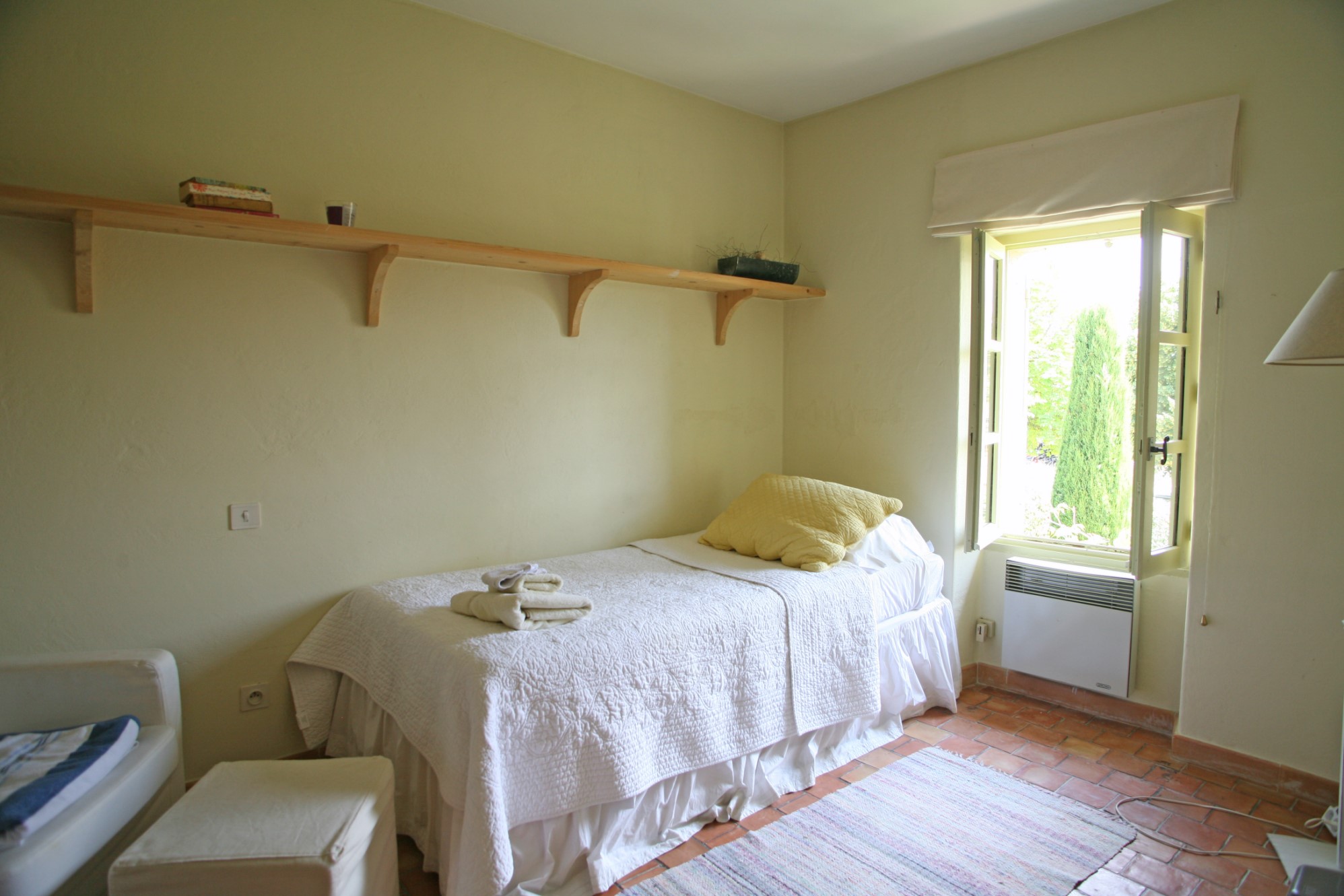 Maison de hameau avec jardin et piscine, à vendre à Gordes   