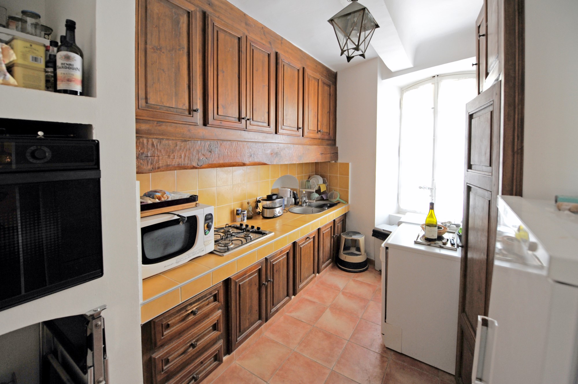 Maison de village plein sud face au Luberon, à vendre à Roussillon   