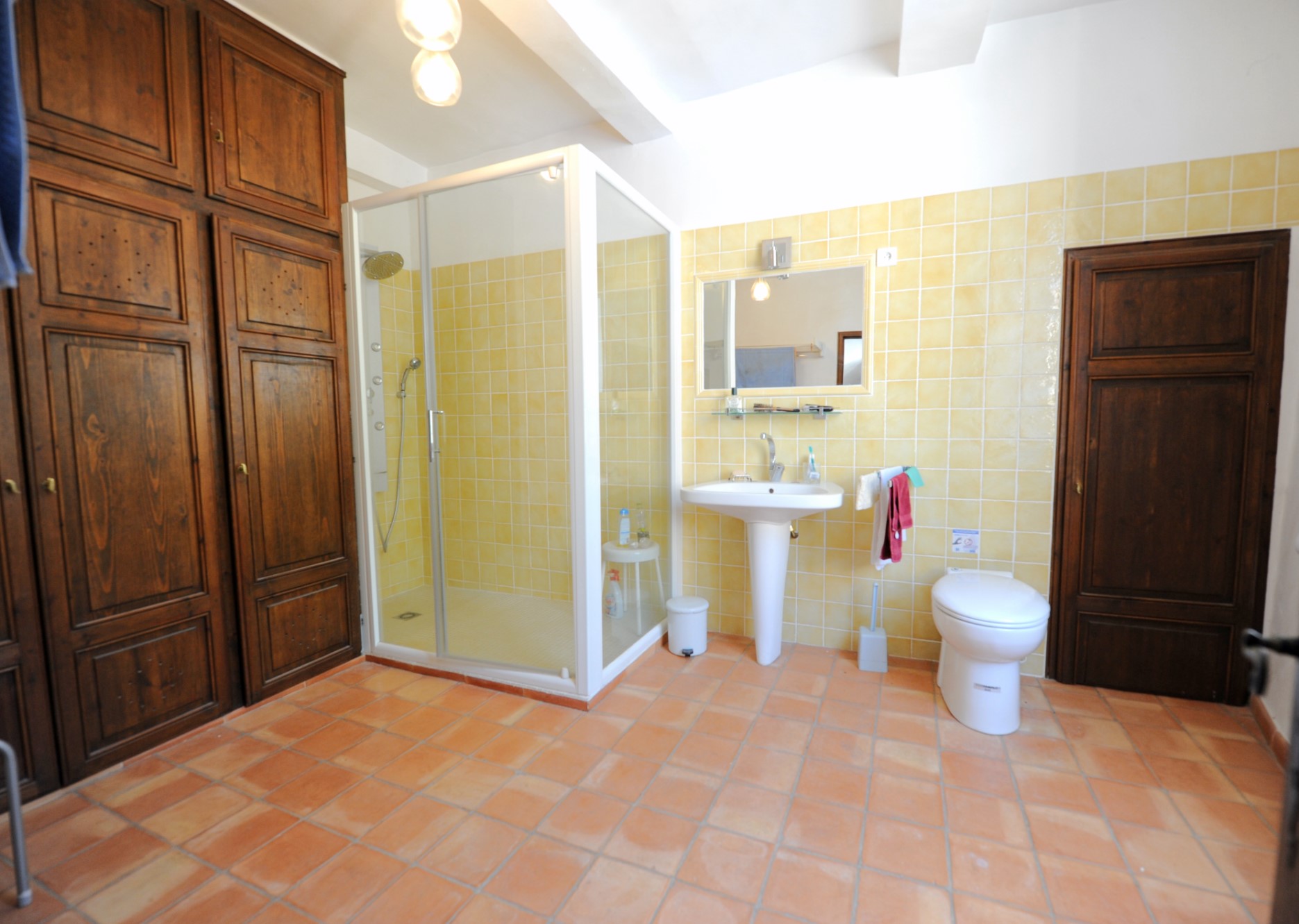 Maison de village plein sud face au Luberon, à vendre à Roussillon   