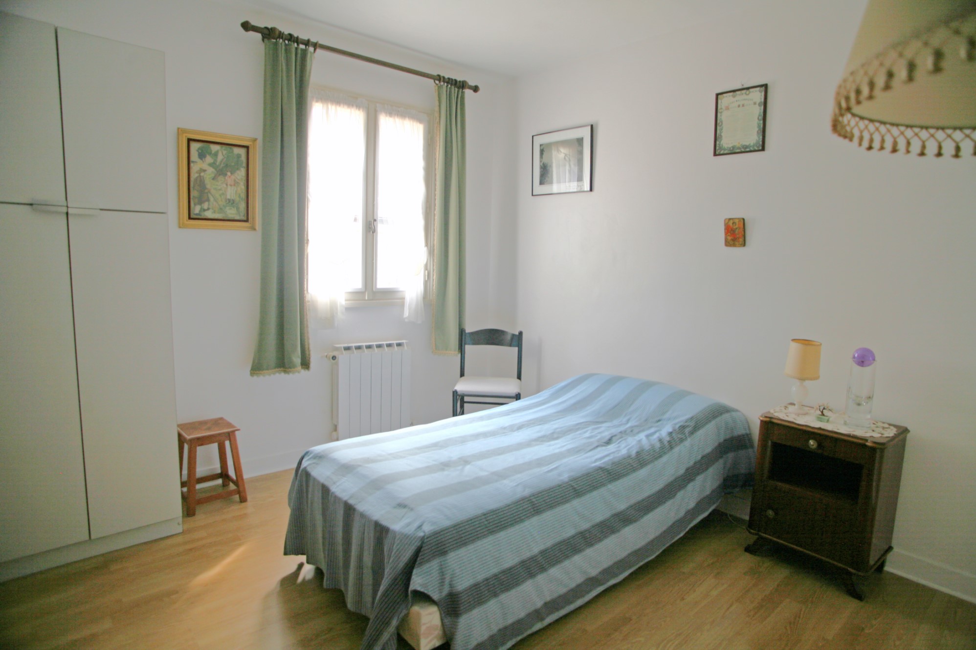 A vendre à Roussillon, maison de village avec piscine sur belle parcelle   